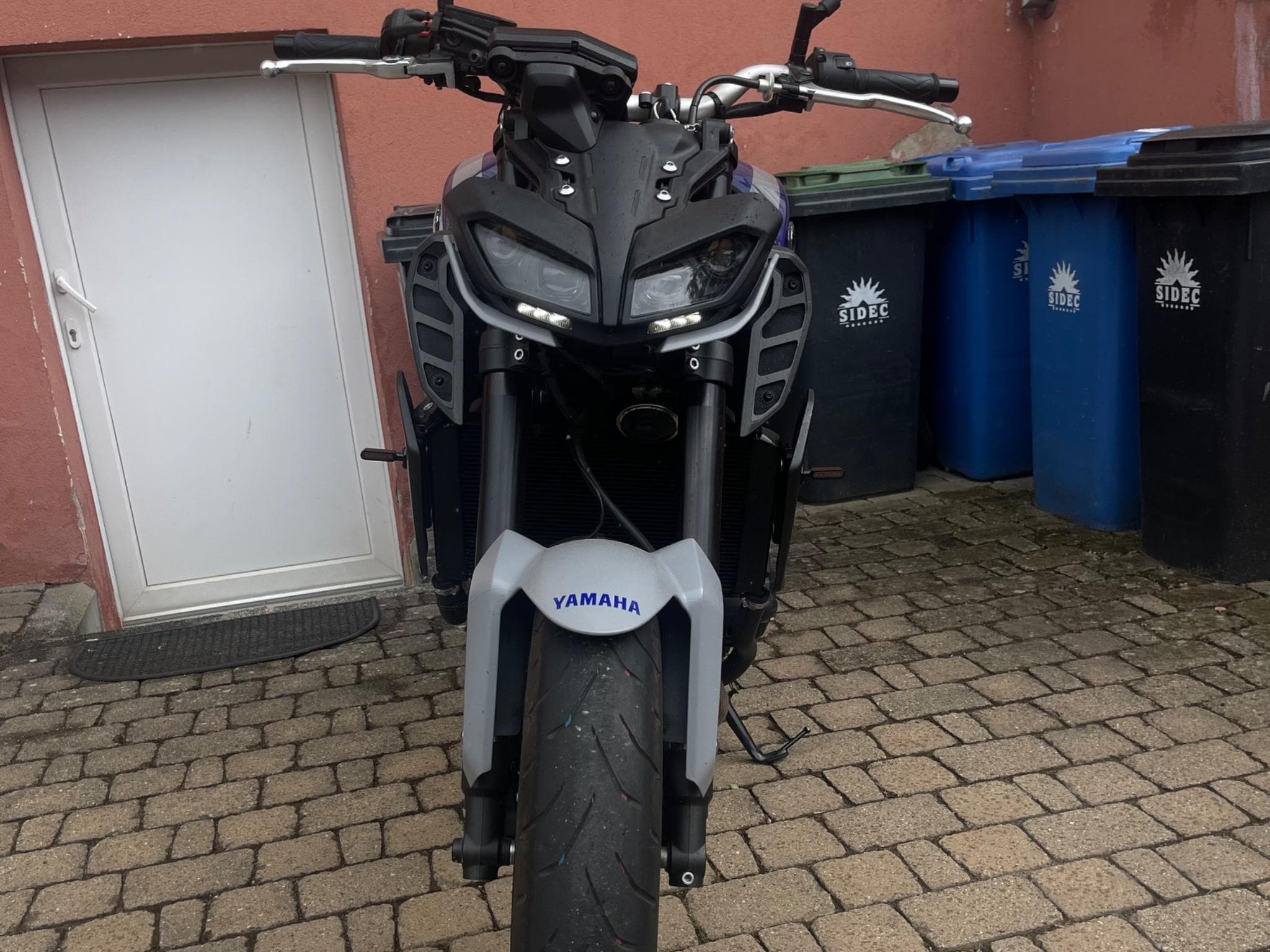 Yamaha MT09 Blue (2020) - Photo 4