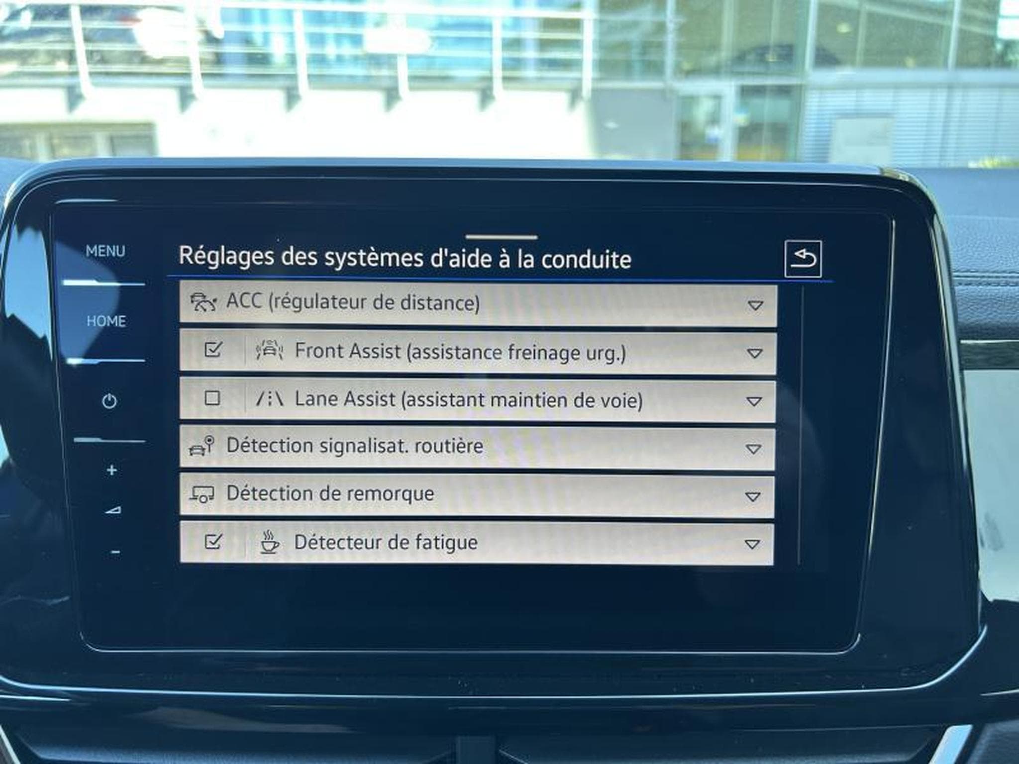 VW T-Roc R-Line 4 Motion (2023) - Photo 11