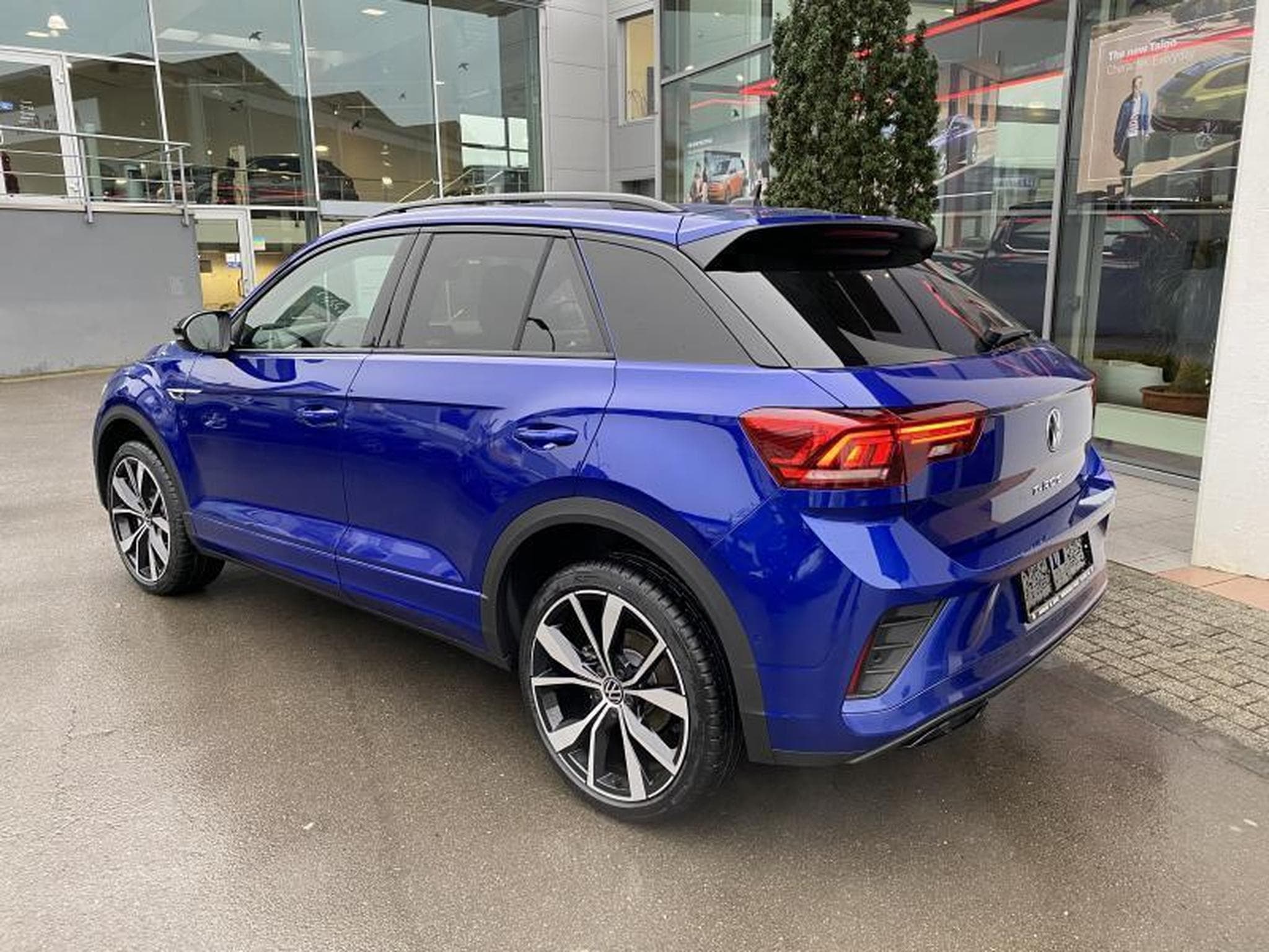 VW T-Roc R-Line 4 Motion (2023) - Photo 4