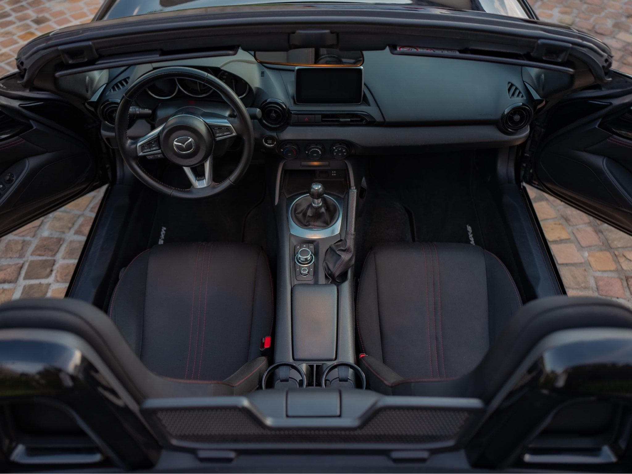 Mazda MX-5 1.5L 1er propriétaire Full historique (2016) - Photo 11