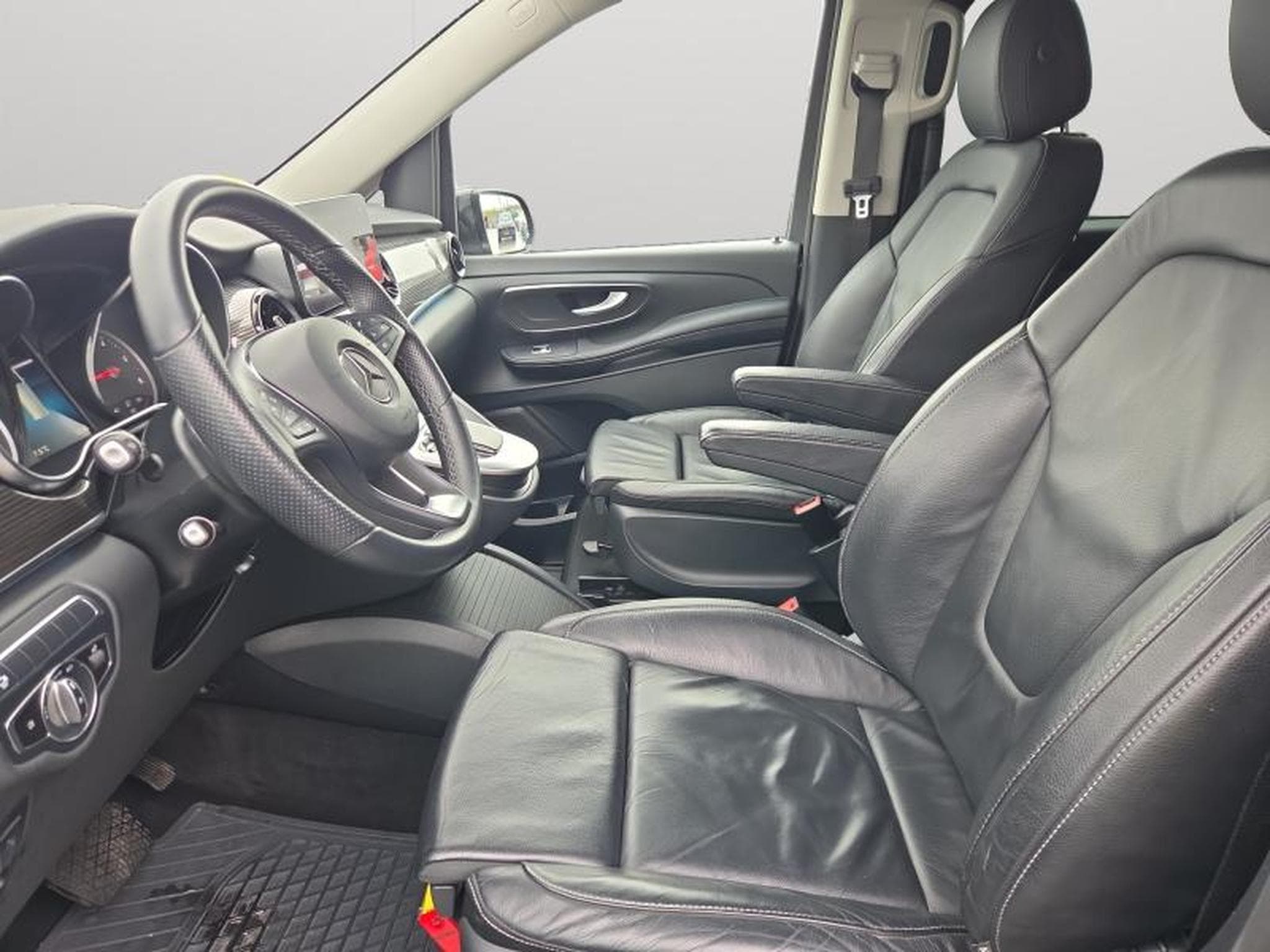 Mercedes V d Avantgarde Double Cabine / Diesel (2023) - Photo 12