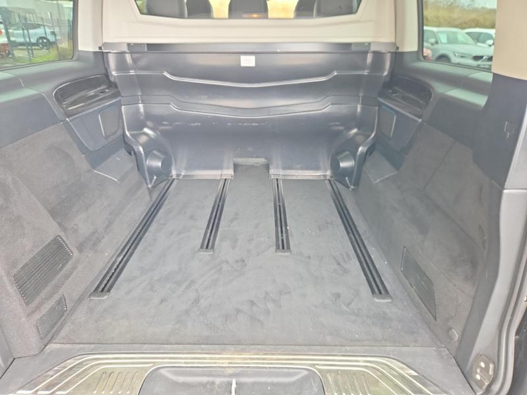 Mercedes V d Avantgarde Double Cabine / Diesel (2023) - Photo 18