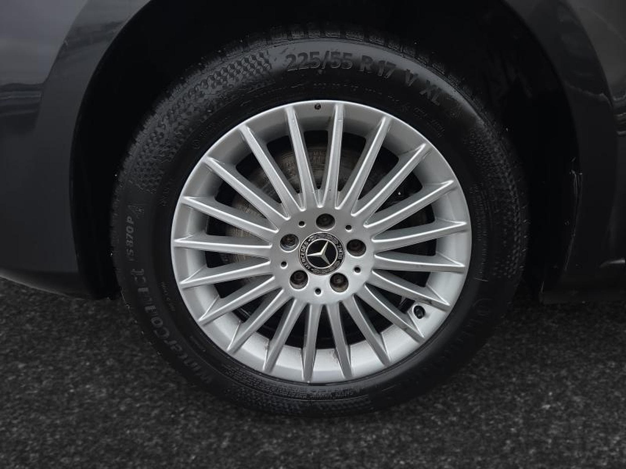 Mercedes V d Avantgarde Double Cabine / Diesel (2023) - Photo 9