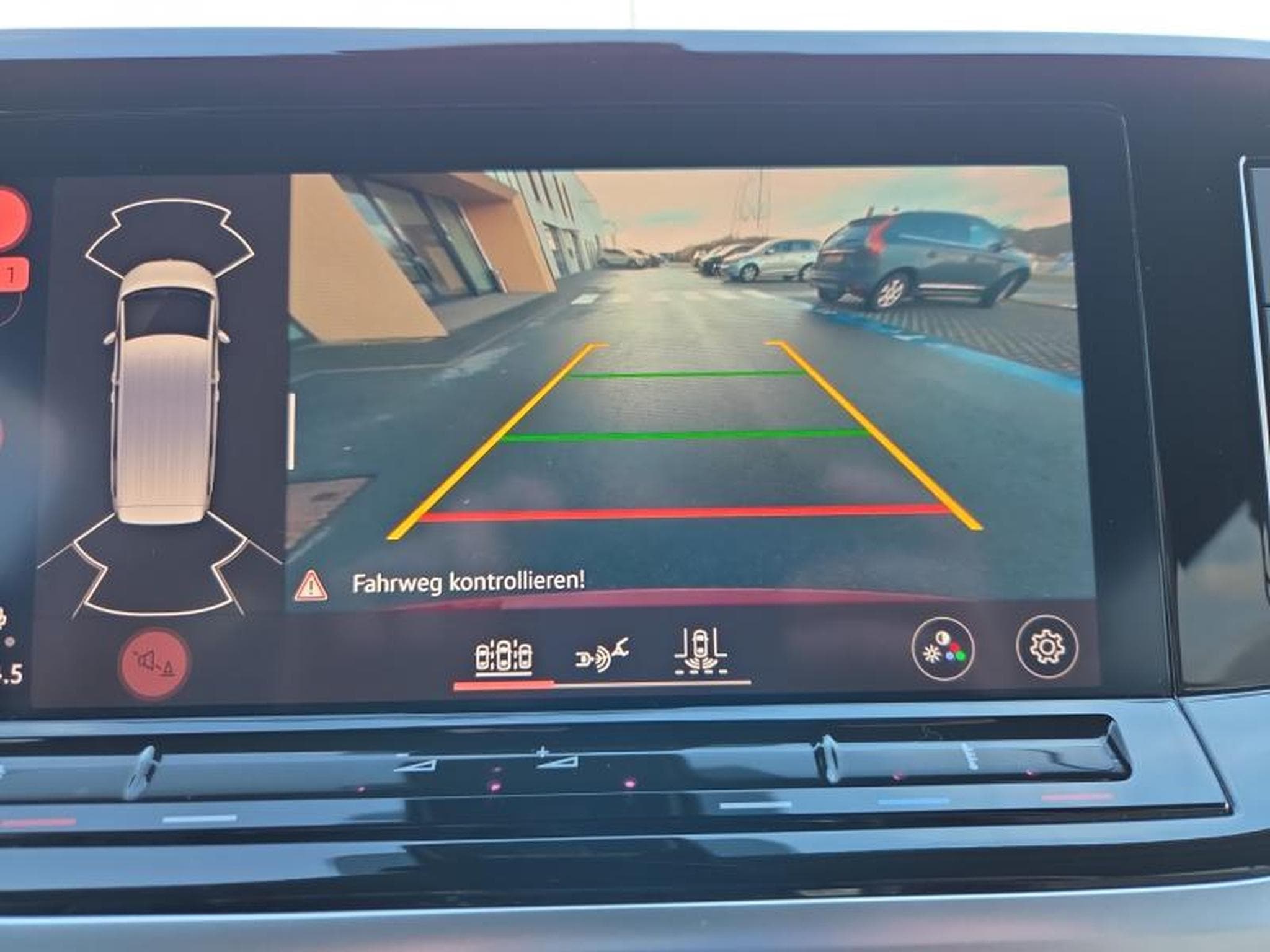 VW T6.1 T7 Multivan Life (2022) - Photo 16