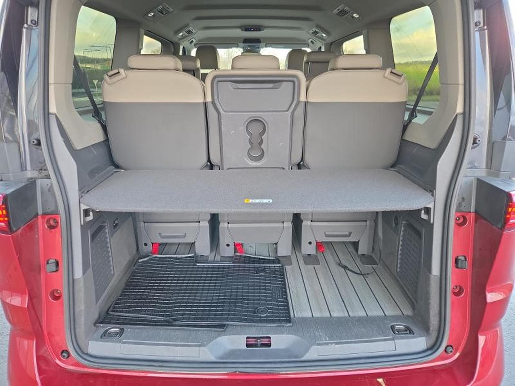 VW T6.1 T7 Multivan Life (2022) - Photo 18