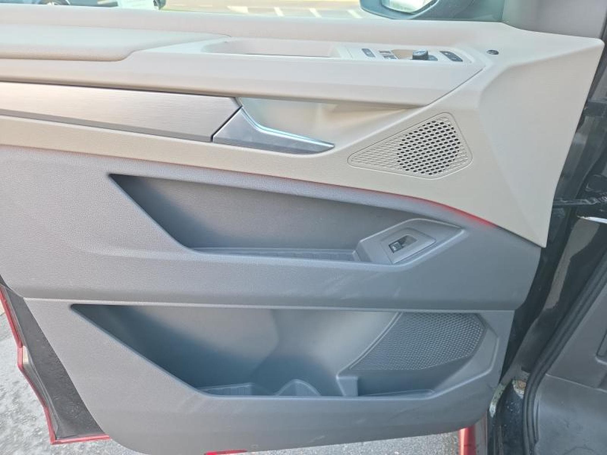 VW T6.1 T7 Multivan Life (2022) - Photo 19