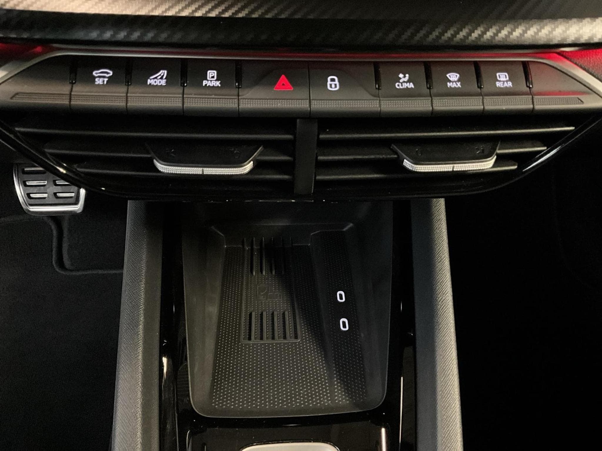 Skoda Octavia Combi+Sportline+DSG+Pano+AHK (2025) - Photo 22