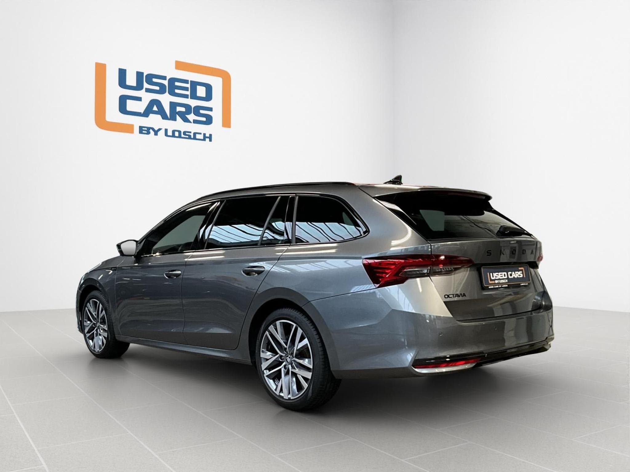 Skoda Octavia Combi+Sportline+DSG+Pano+AHK (2025) - Photo 6