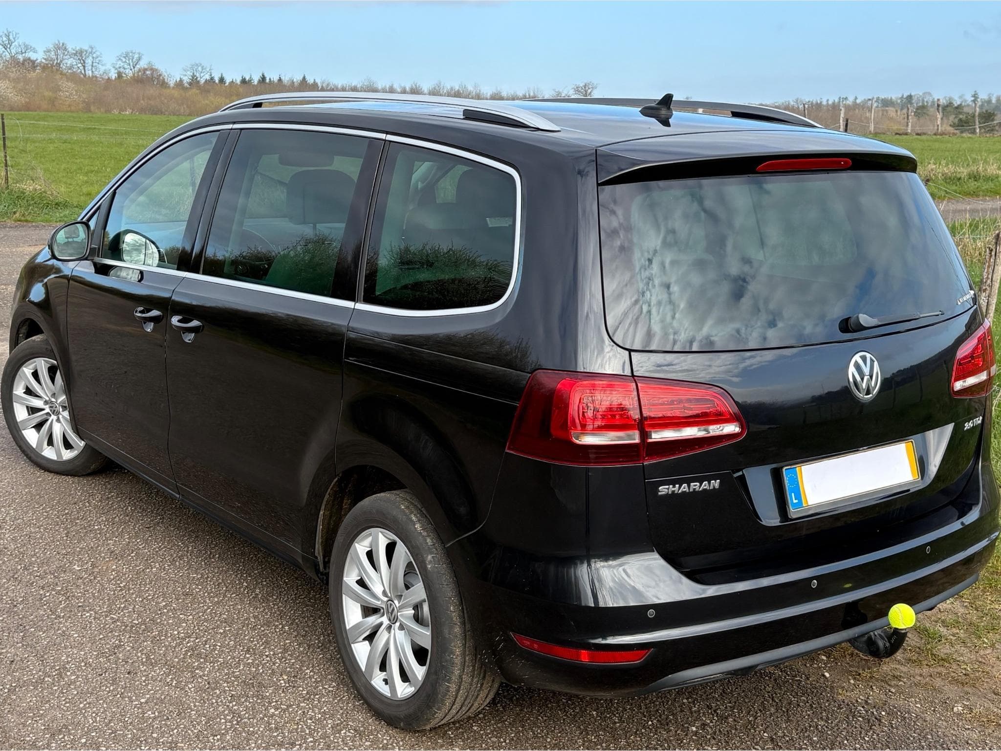 VW Sharan 2,0 TDI, 184 PS, HIGHLINE, AHK,CAM,NAVI (2016) - Photo 2