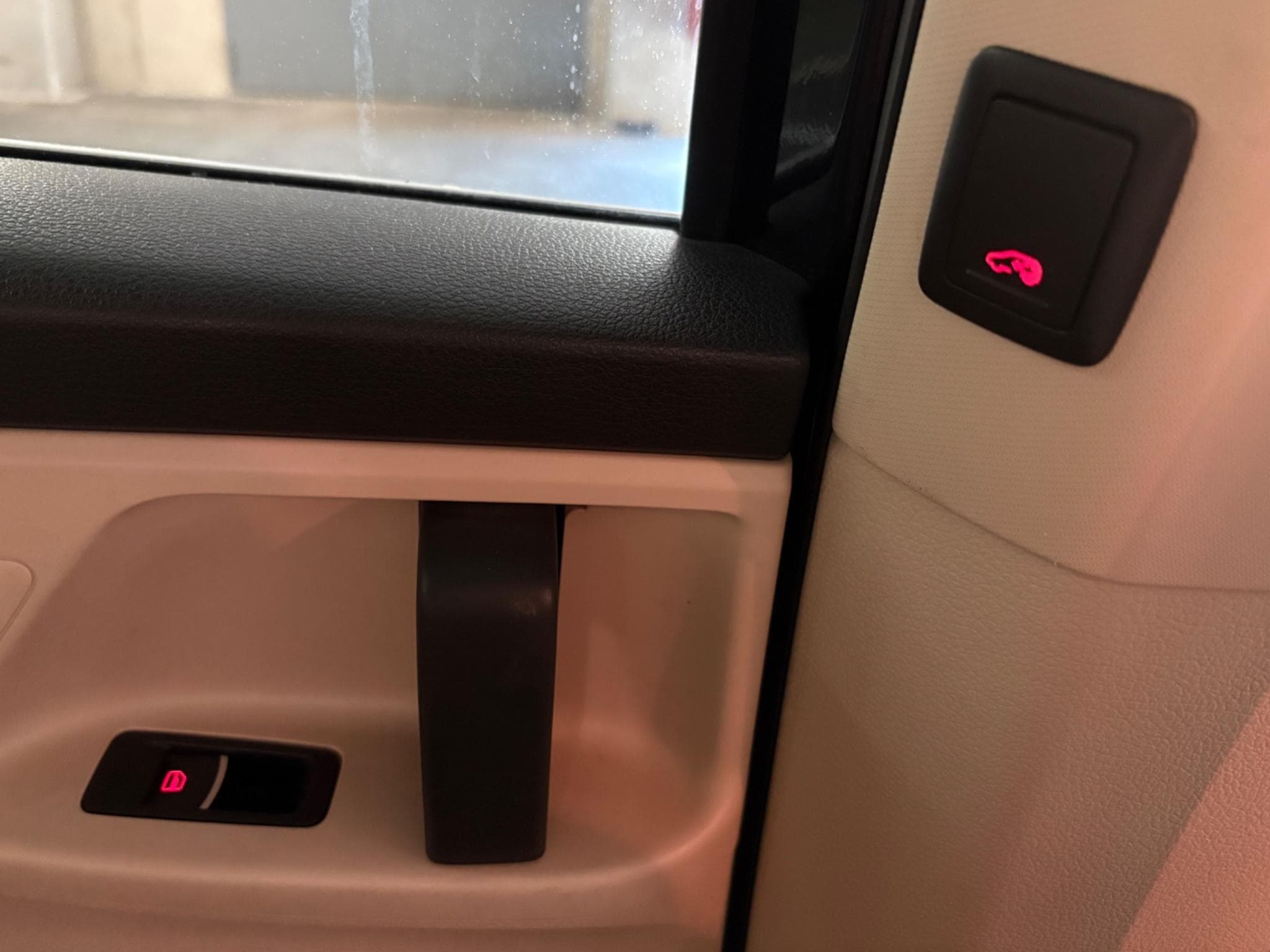 VW Sharan 2,0 TDI, 184 PS, HIGHLINE, AHK,CAM,NAVI (2016) - Photo 15