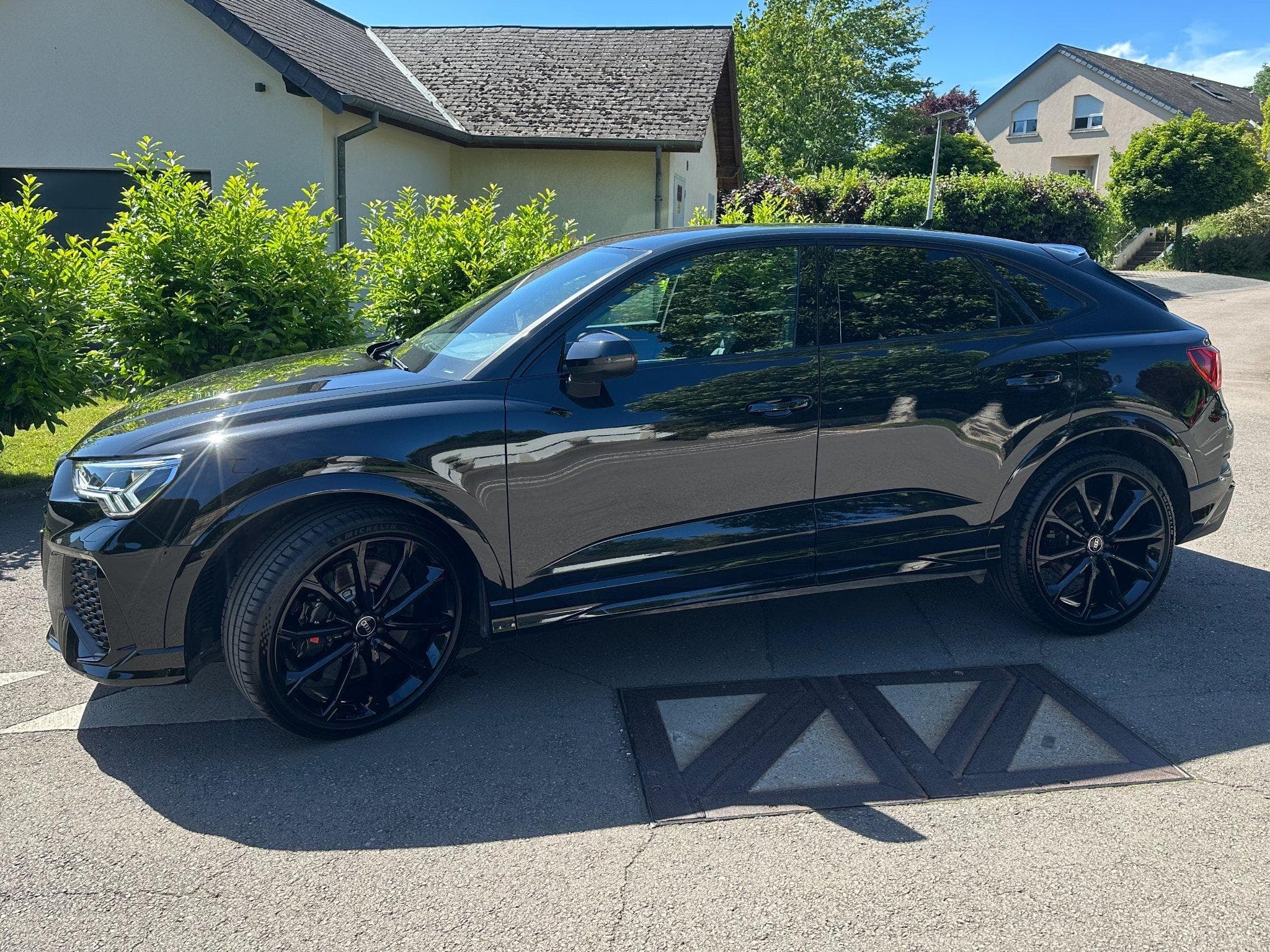 Audi RSQ3 sport (2023) - Photo 4