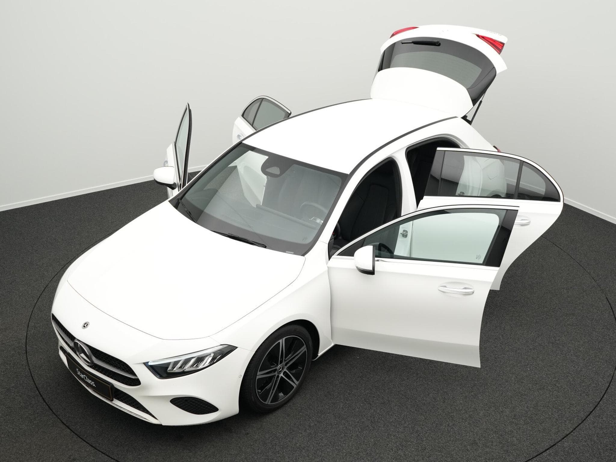 Mercedes A 180 d Progressive Line Advanced Plus (2024) - Photo 12