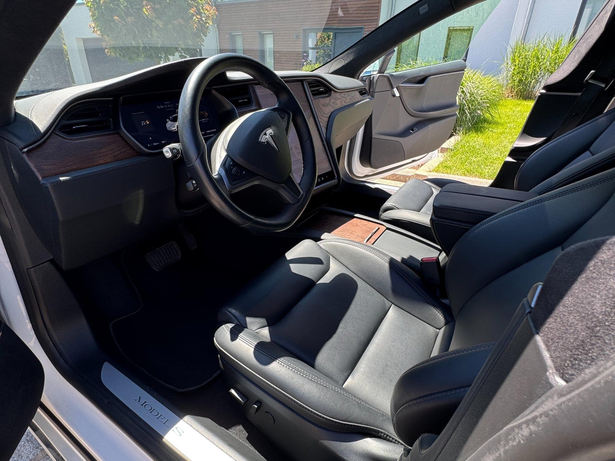 Tesla Model S Long Range 100 AWD Raven (2020) - Photo 9