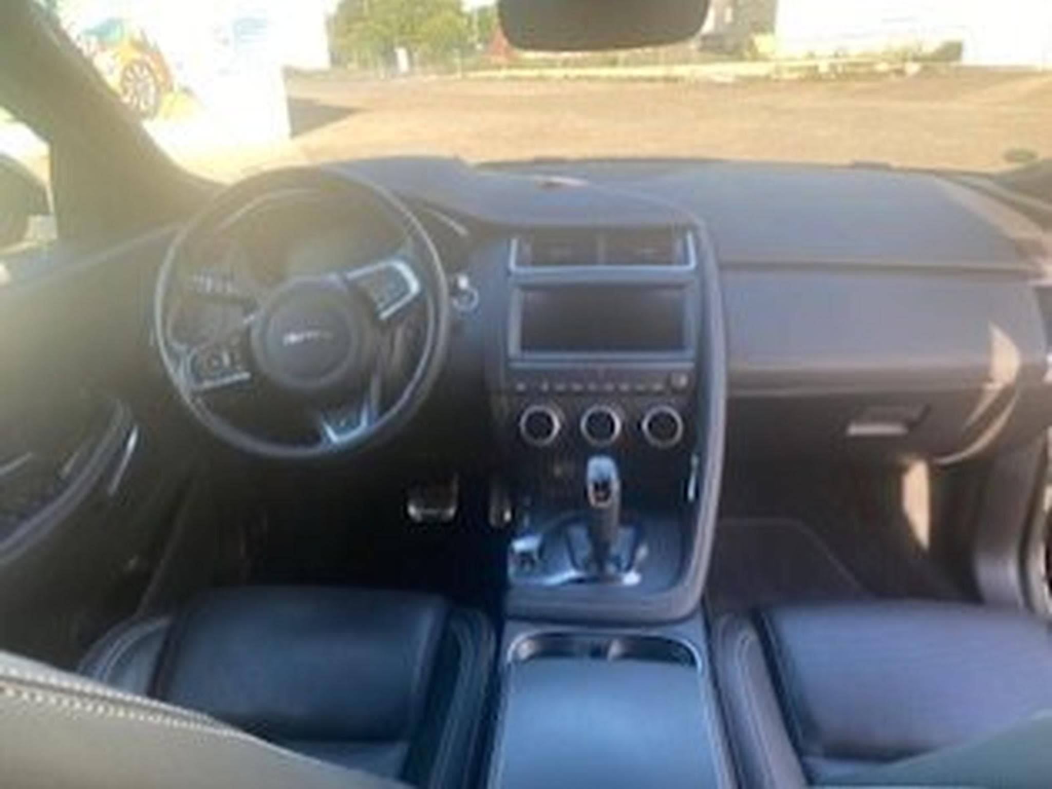 Jaguar E-Pace R-DYNAMIC (2021) - Photo 6