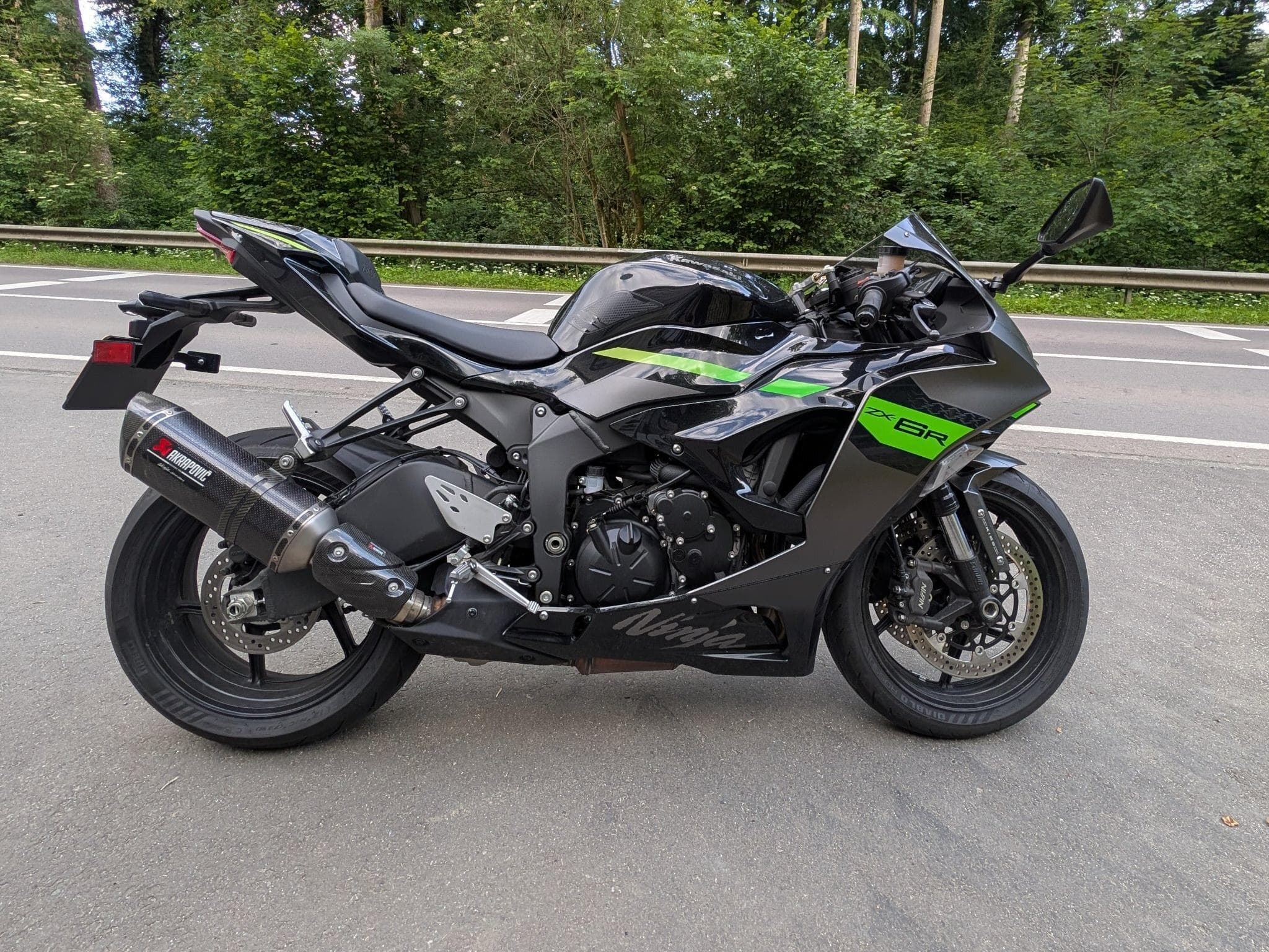 Kawasaki ZX6R Performance Edition (2025) - Foto 11
