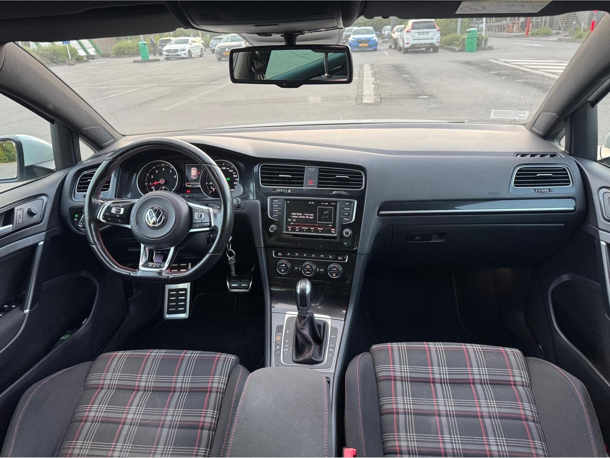 VW Golf GTI (2016) - Photo 6