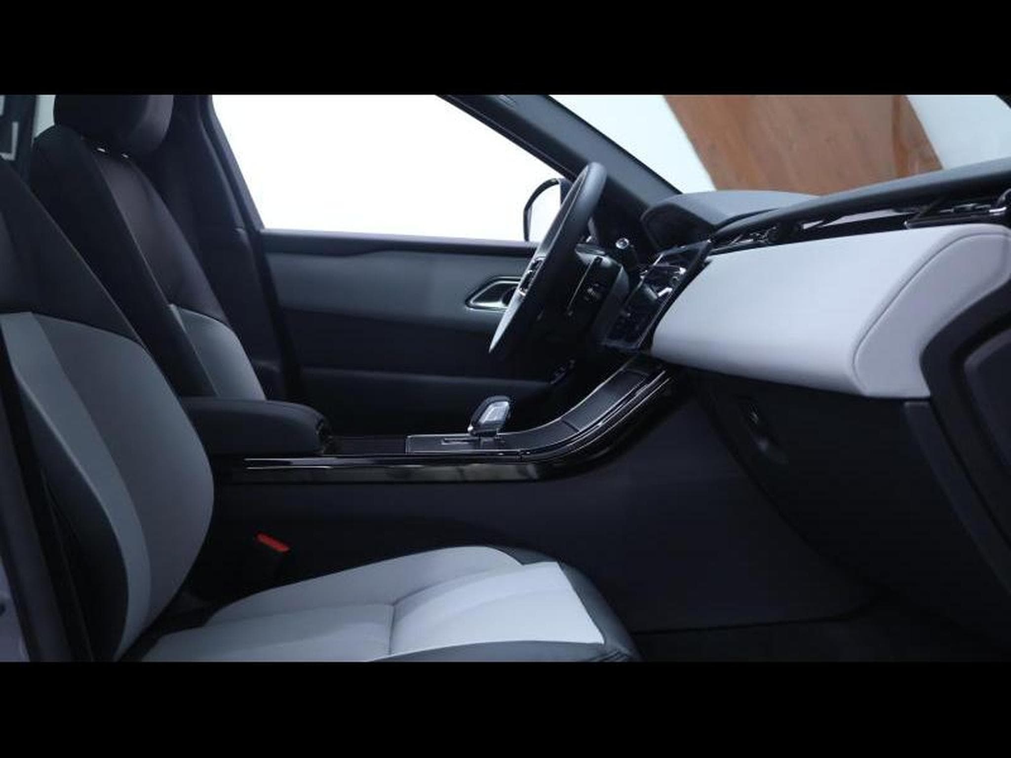 Land-Rover Range Rover Velar D200 S AWD Auto (1970) - Photo 10