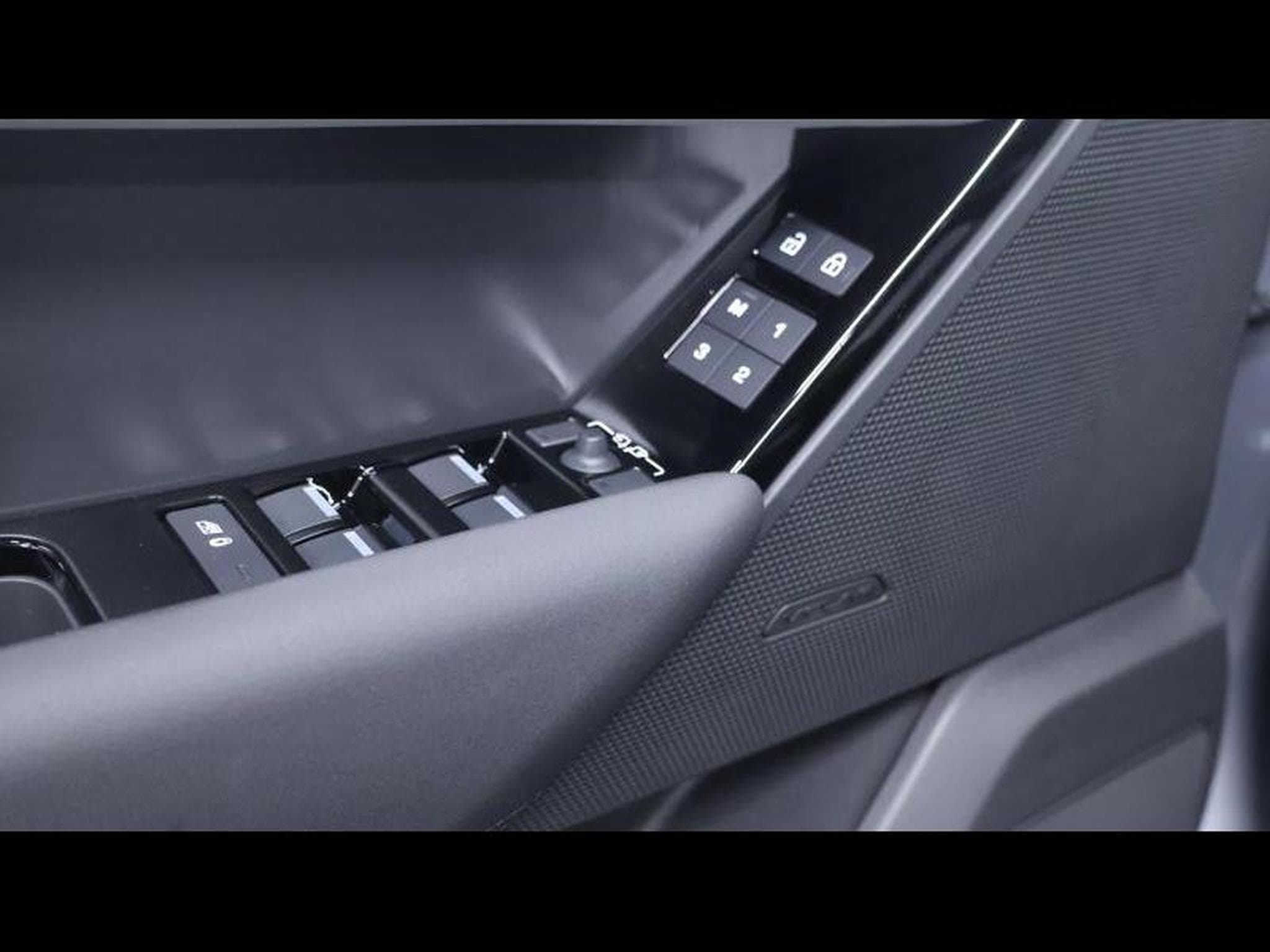 Land-Rover Range Rover Velar D200 S AWD Auto (1970) - Photo 22