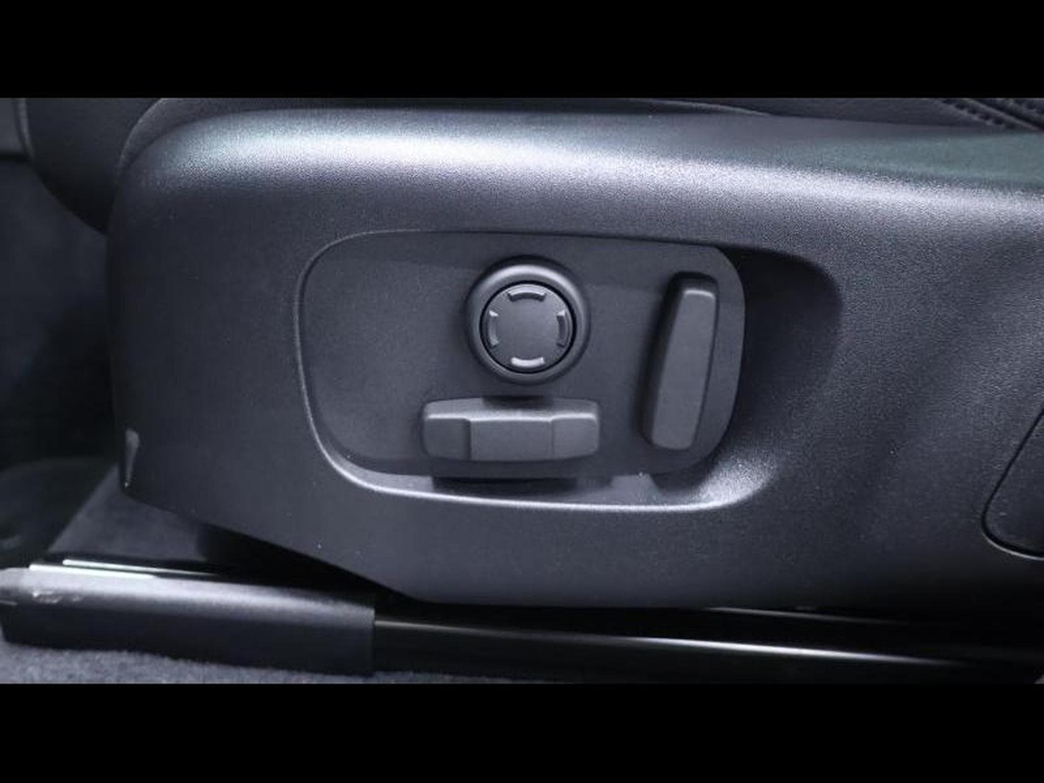 Land-Rover Range Rover Velar D200 S AWD Auto (1970) - Photo 23