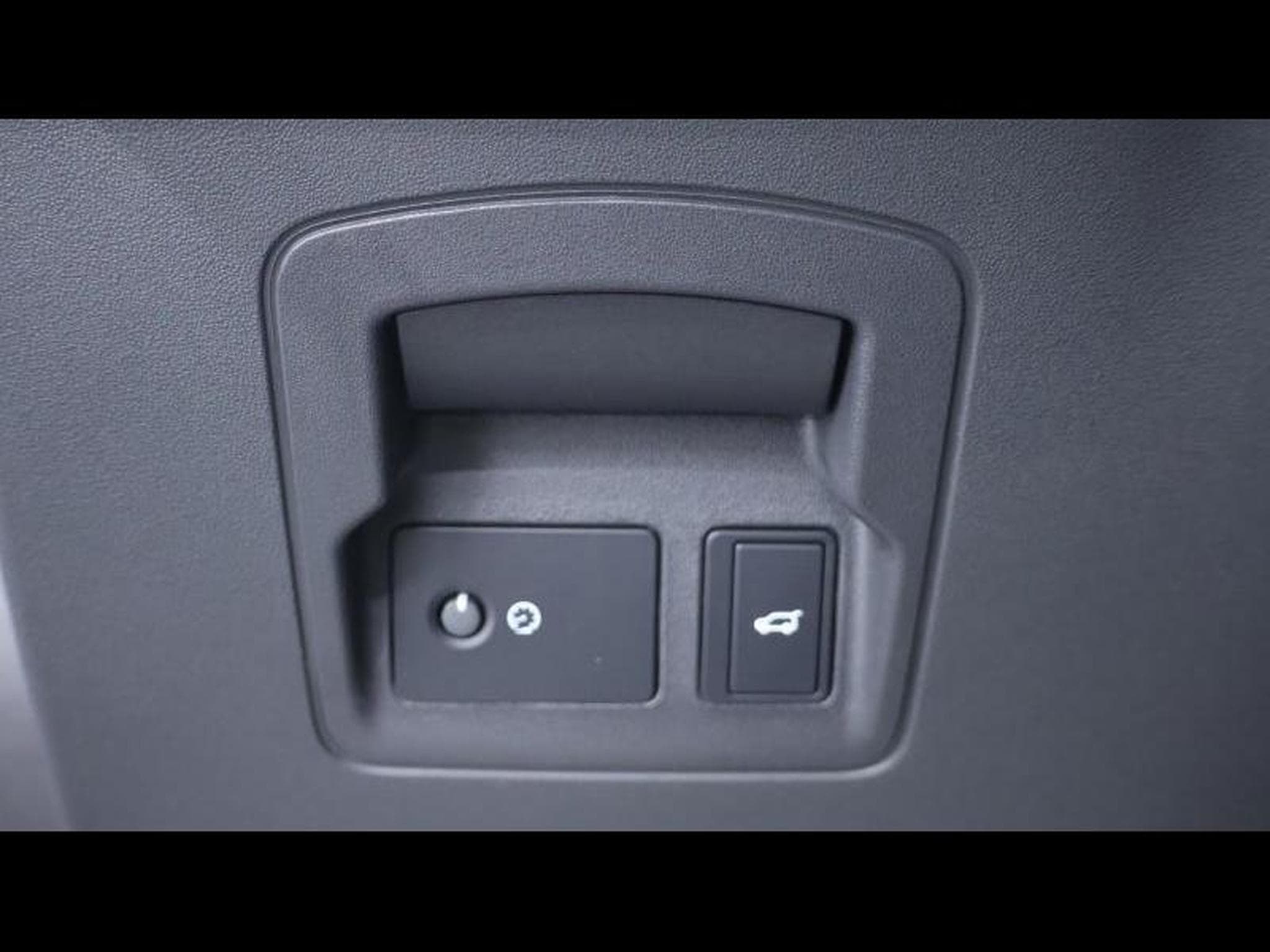 Land-Rover Range Rover Velar D200 S AWD Auto (1970) - Photo 27