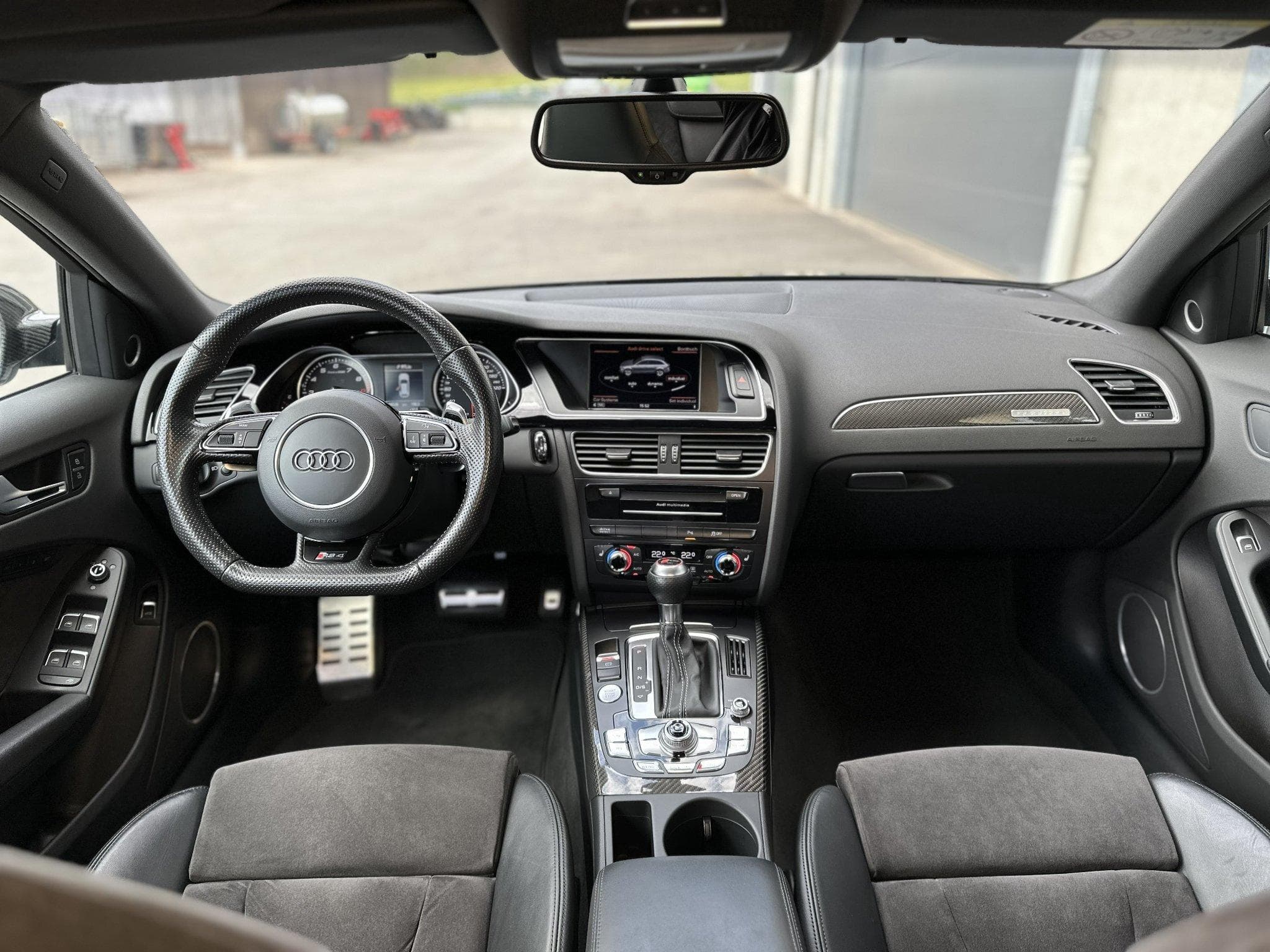 Audi RS4 (2015) - Photo 9