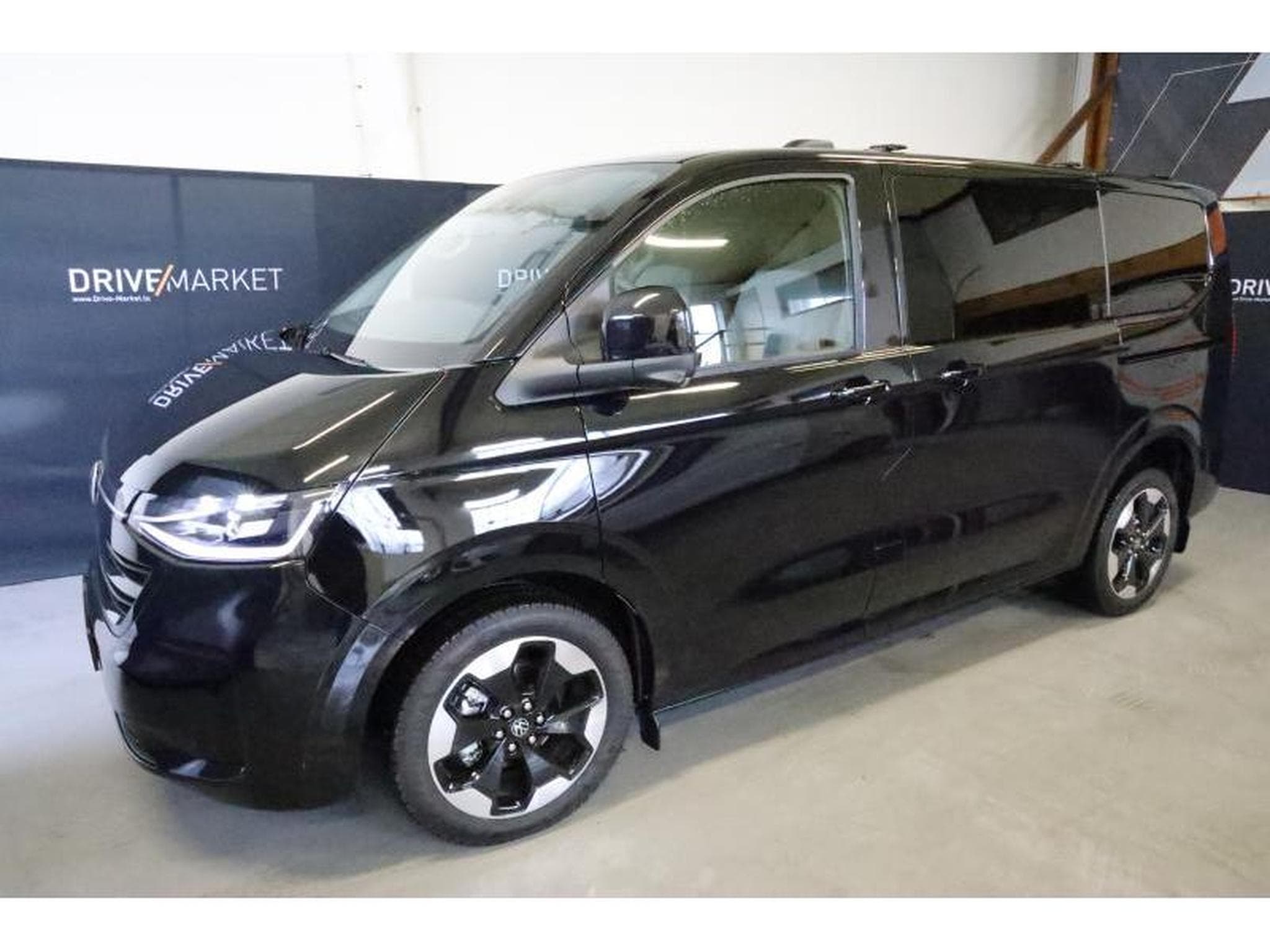 VW T7 Style Court (2026) - Photo 21