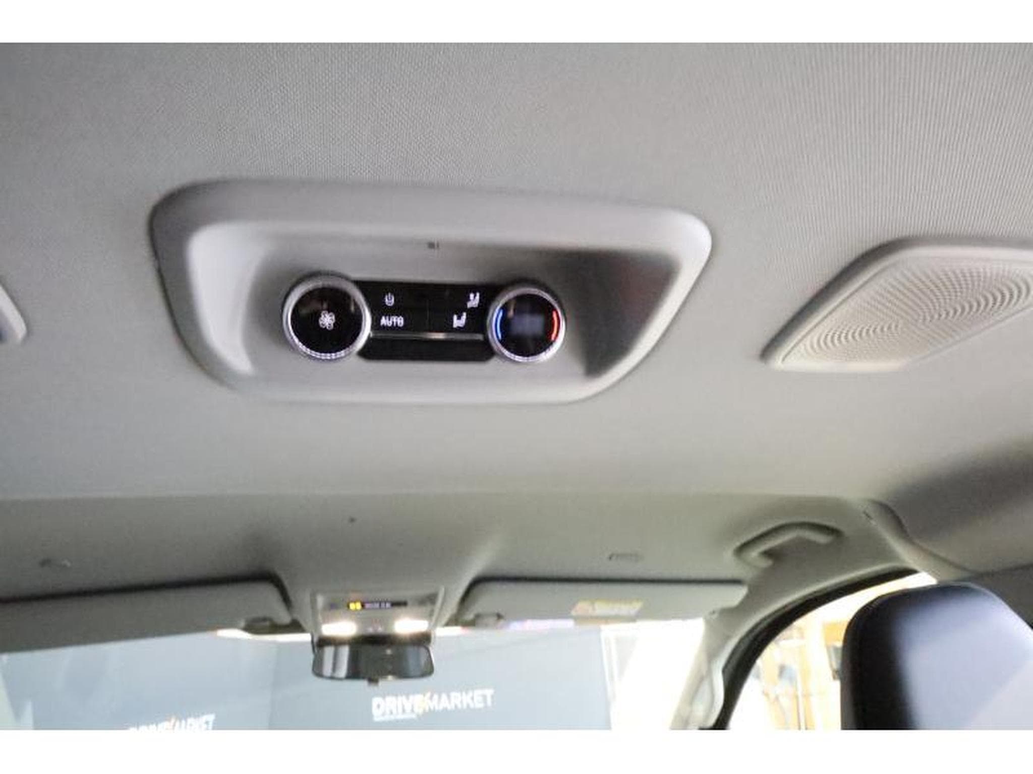 VW T7 Style Court (2026) - Photo 8