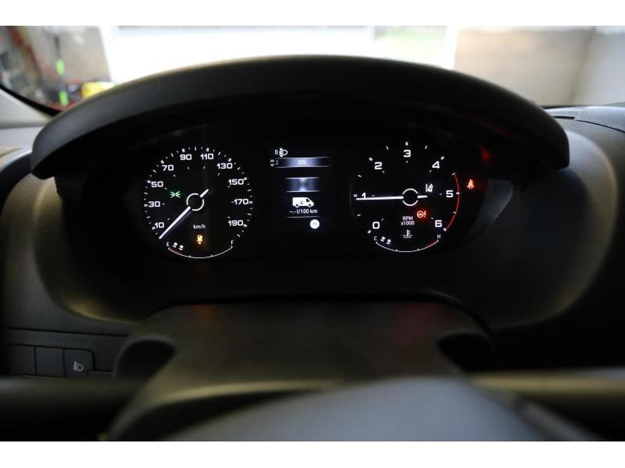 Peugeot Boxer 335 L2H2 Kam PDC DAB Temp BT (2024) - Photo 7