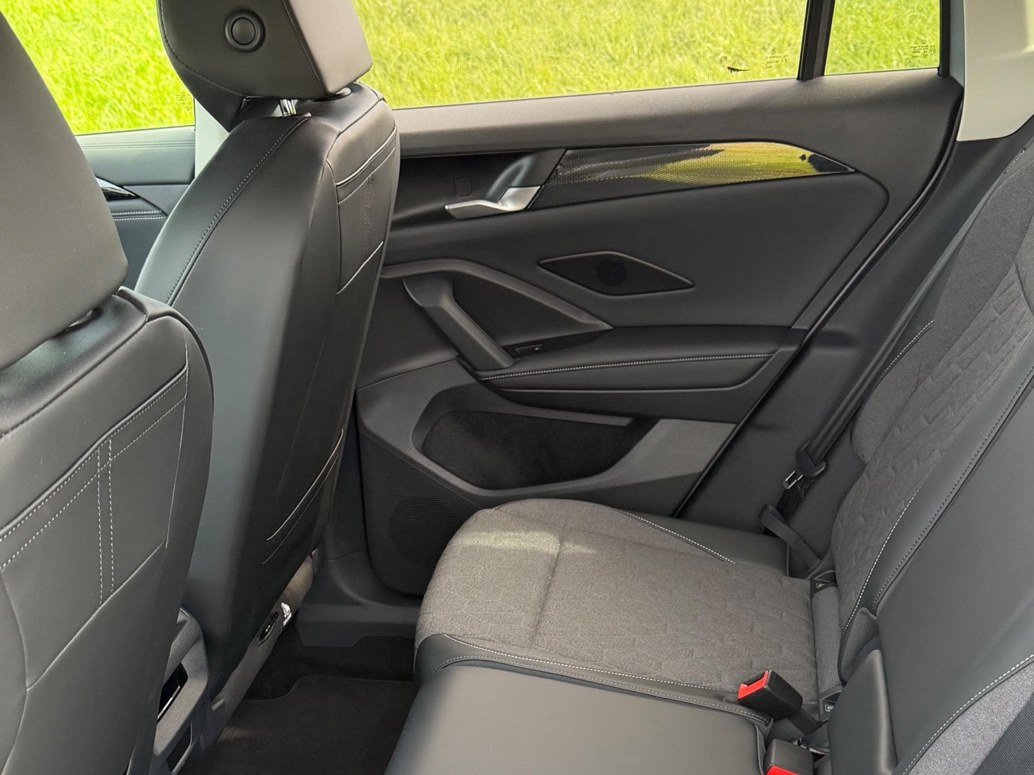 VW Tiguan 1.5 Life eTSI DSG7 (2025) - Photo 5