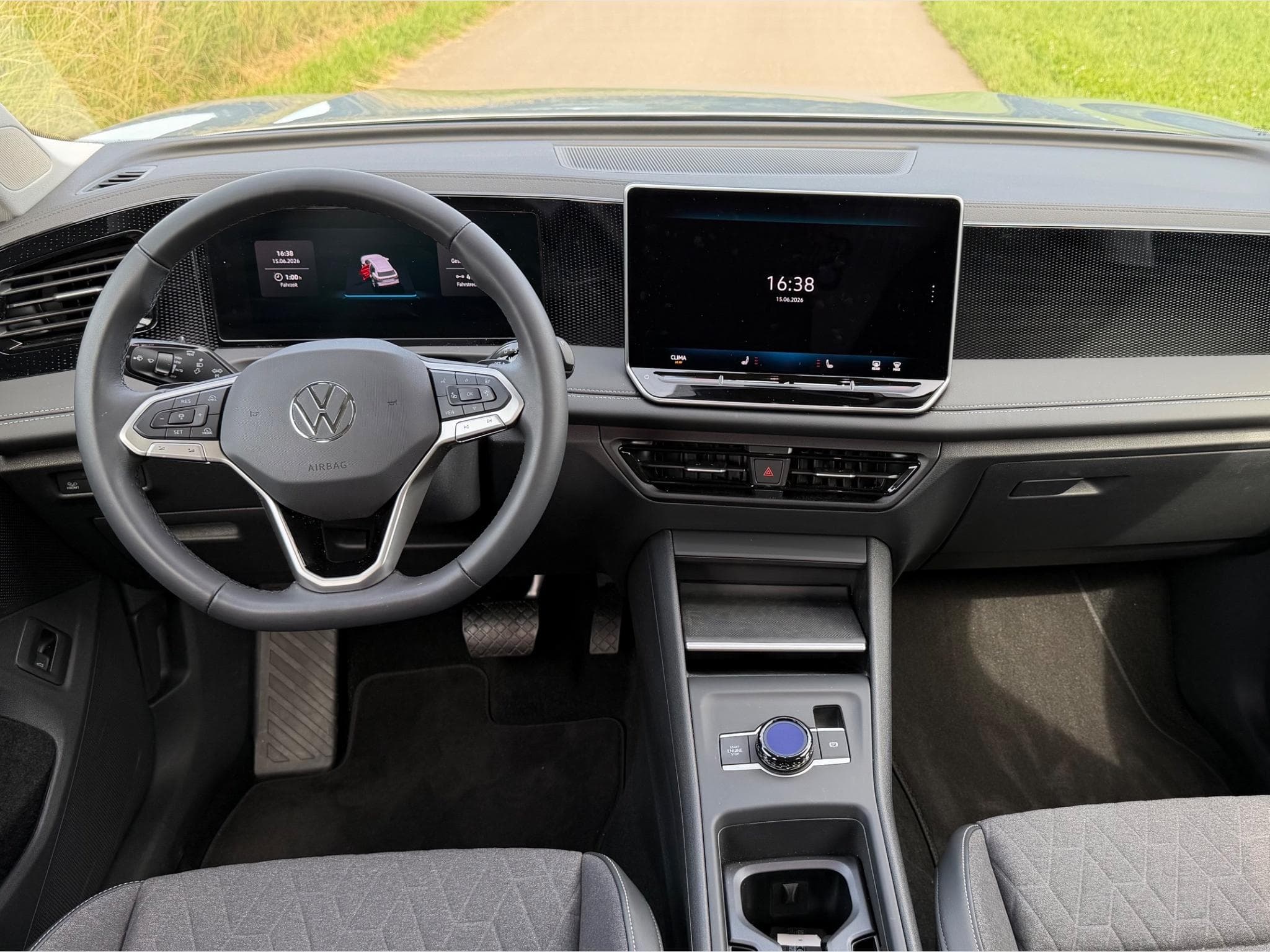 VW Tiguan 1.5 Life eTSI DSG7 (2025) - Photo 6
