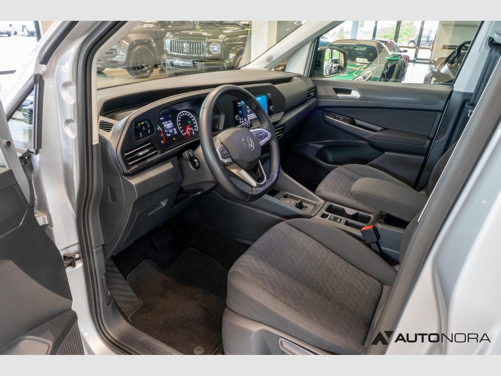 VW Caddy 1.5 TSI Life (2023) - Foto 12