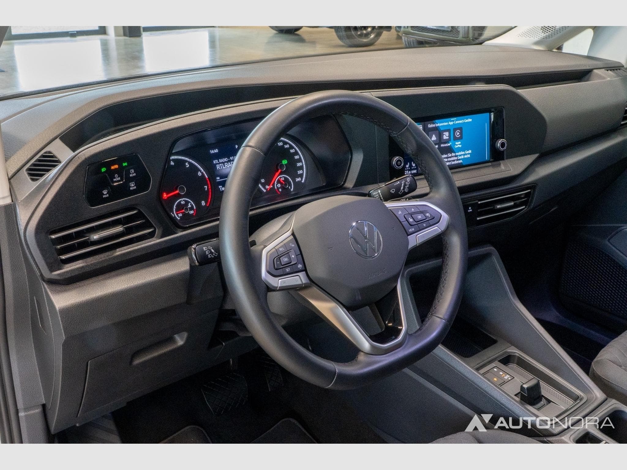 VW Caddy 1.5 TSI Life (2023) - Foto 13