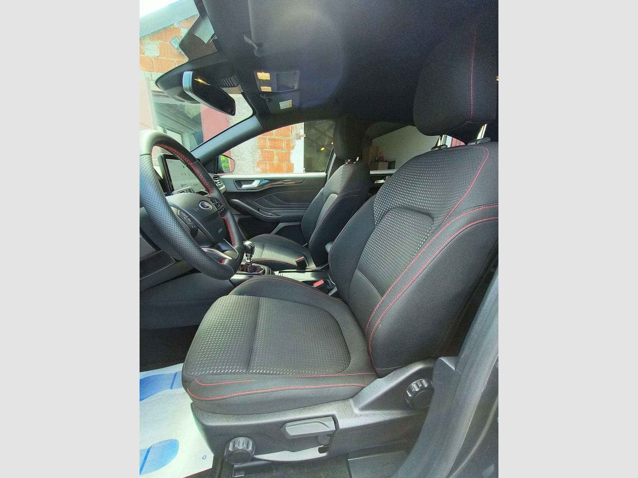 Ford Focus 1.0 Hybride MHEV 125 cv ST LIne Design (2023) - Foto 8