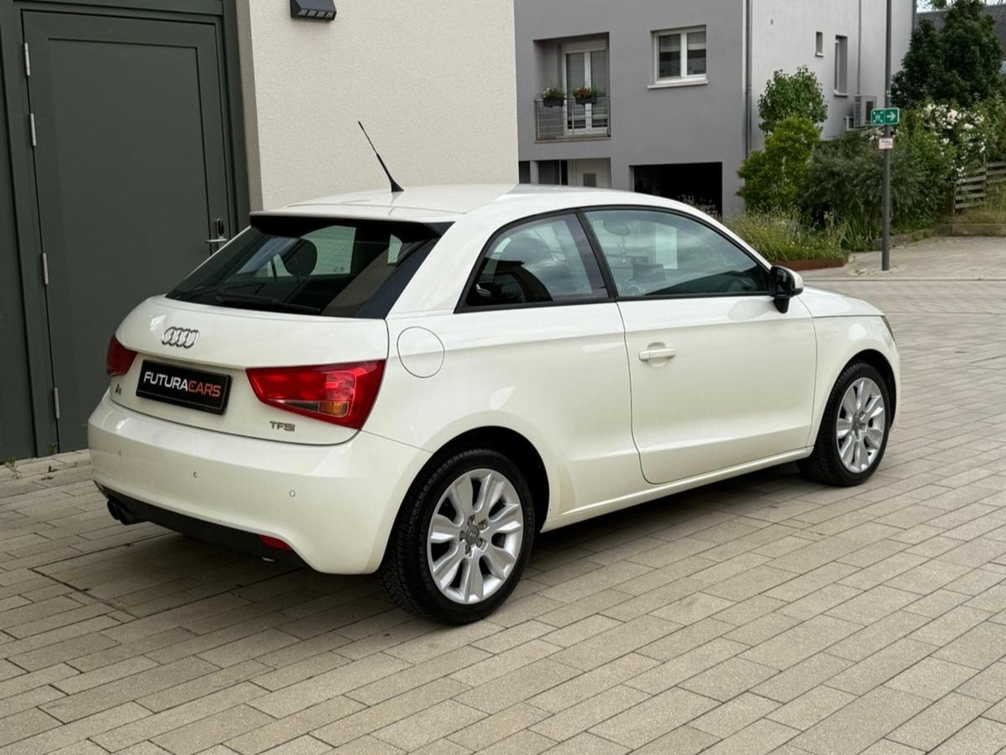 Audi A1 A1 TFSI (2011) - Photo 2