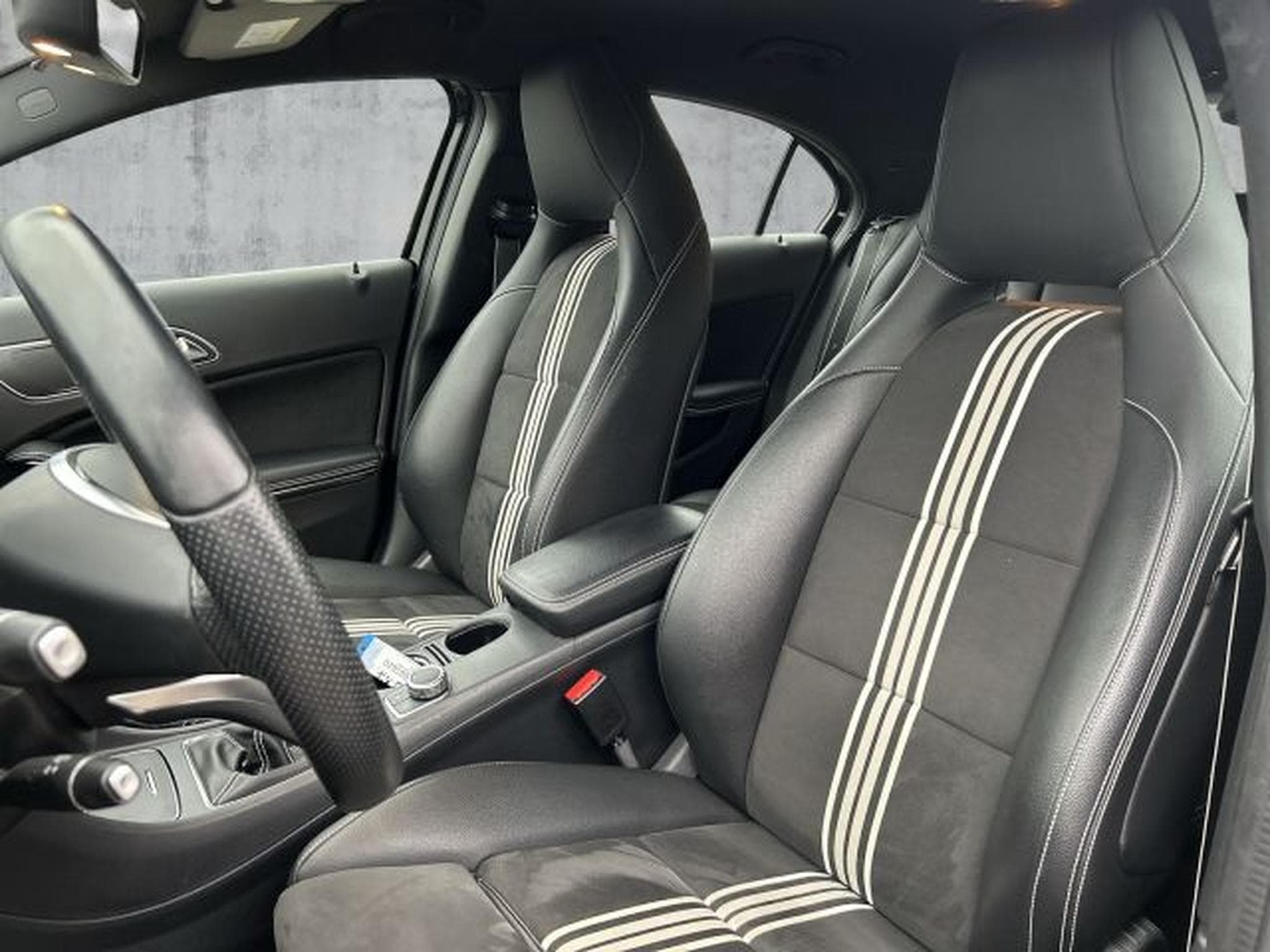 Mercedes A 180 A 180 AMG-Line EDITION NAVI RFK LED SHZG PDC (2017) - Photo 11