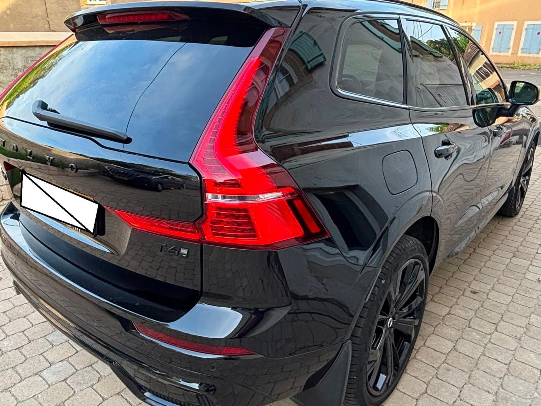 Volvo XC60 BLACK EDITION T6 AWD PULGIN HYBRID 398CH (2024) - Foto 5