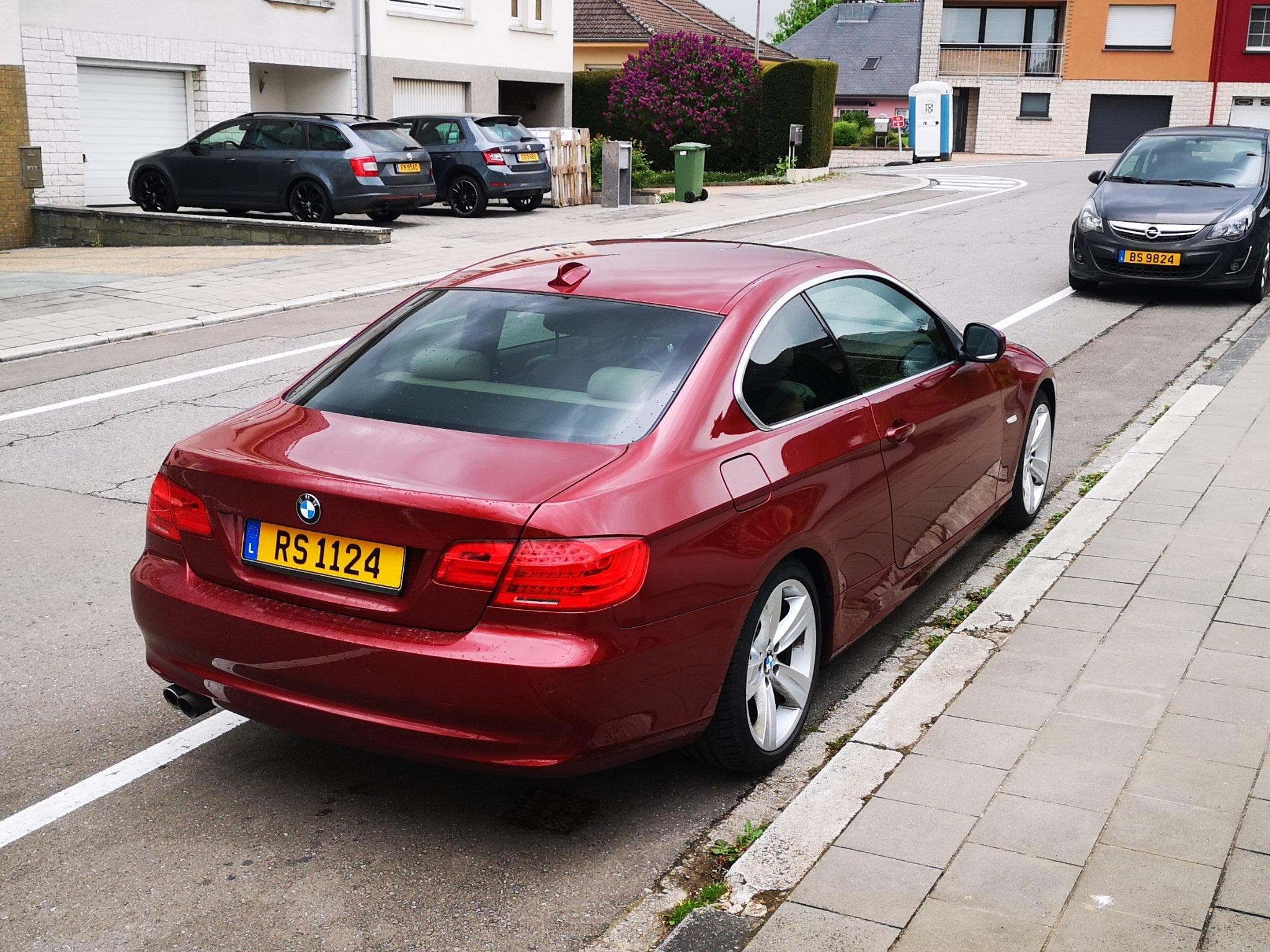 BMW 330 D (2011) - Photo 2