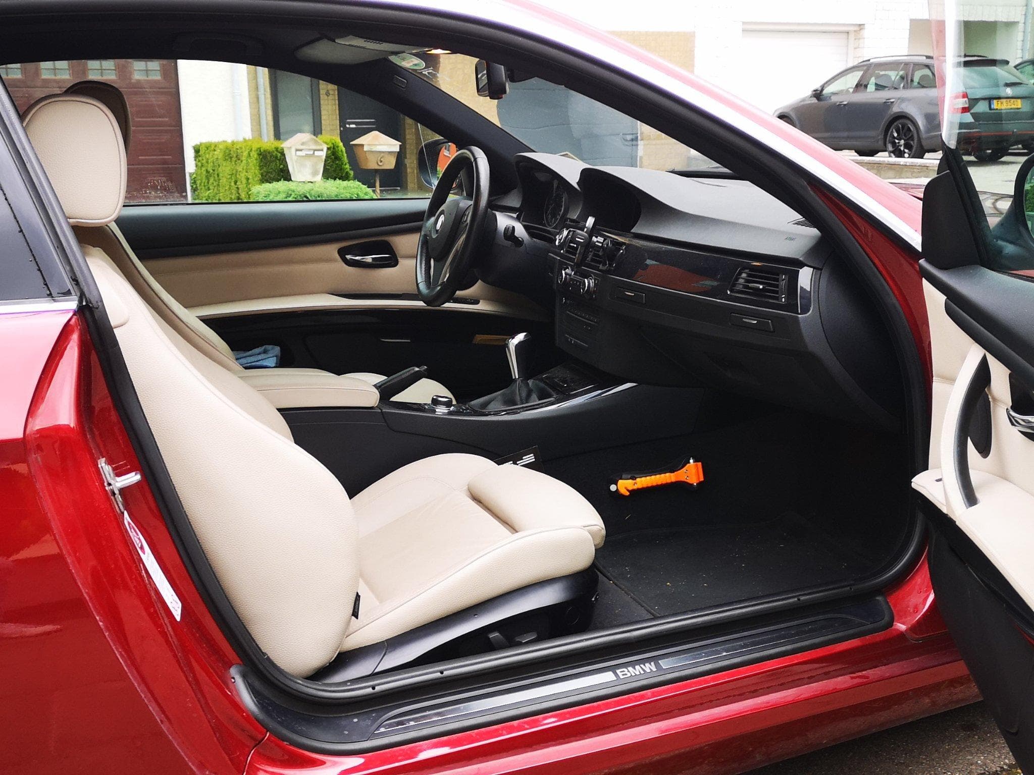 BMW 330 D (2011) - Photo 3