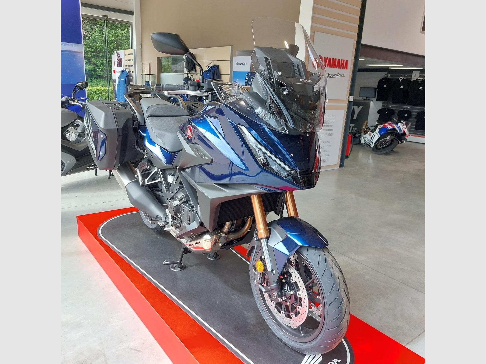 Honda NT1100 DCT Electronic Suspension 2026 (2026) - Photo 1