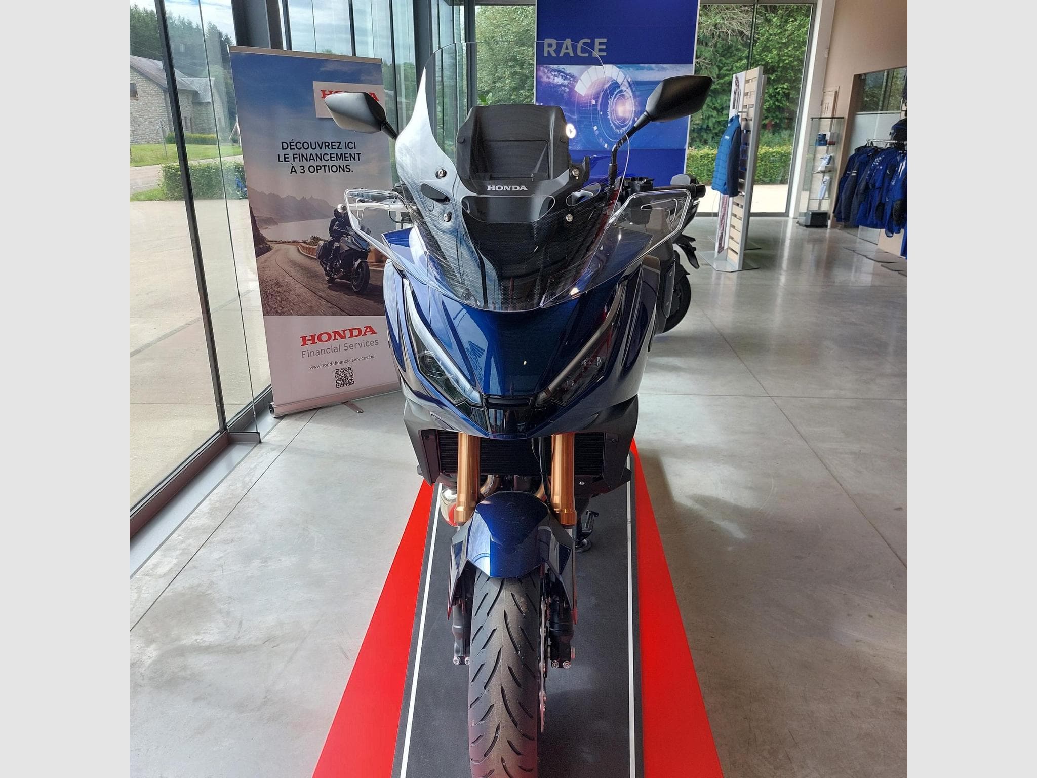 Honda NT1100 DCT Electronic Suspension 2026 (2026) - Photo 2