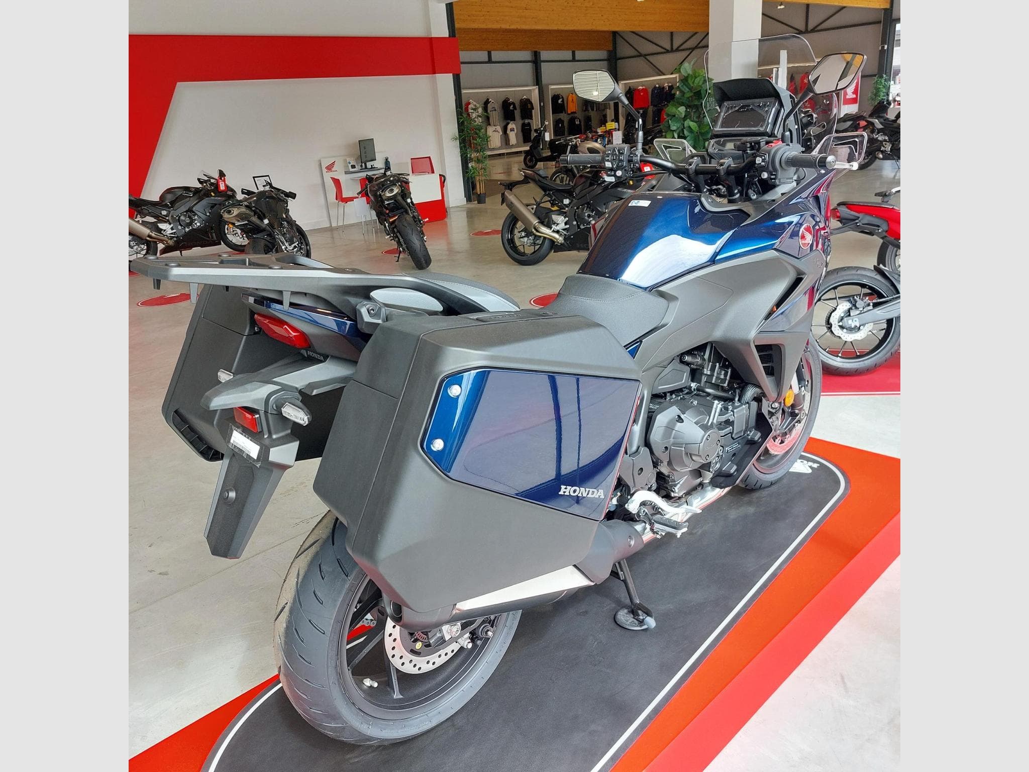 Honda NT1100 DCT Electronic Suspension 2026 (2026) - Photo 3