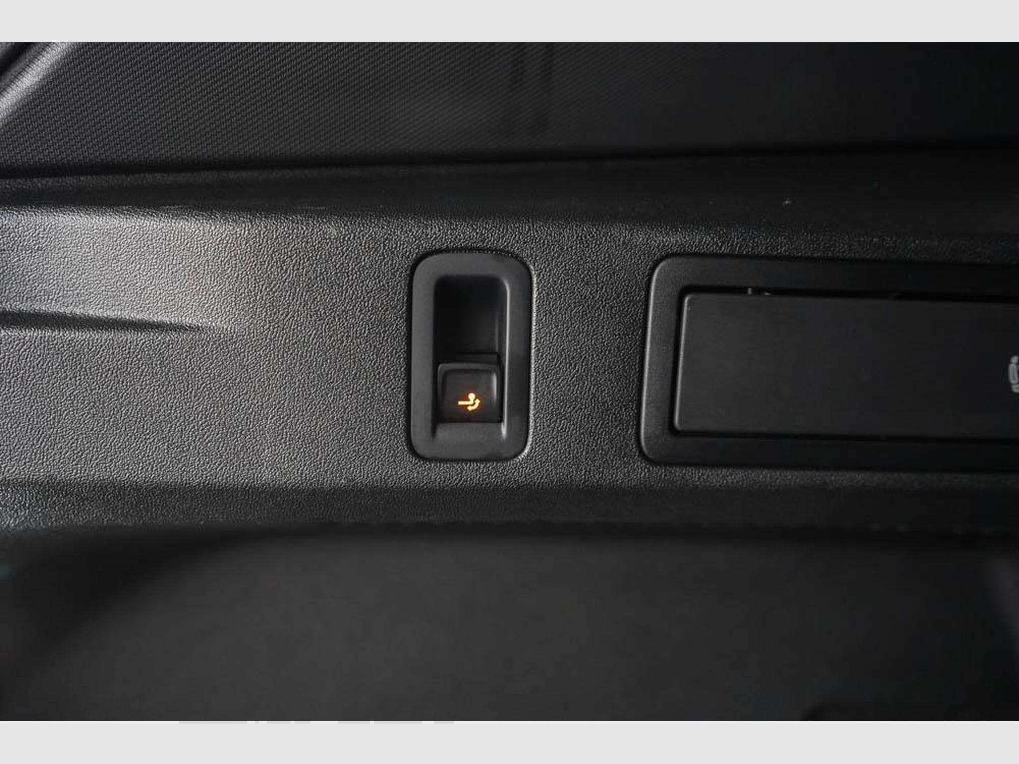 VW Tiguan 2,0 TDI DSG (2024) - Photo 21