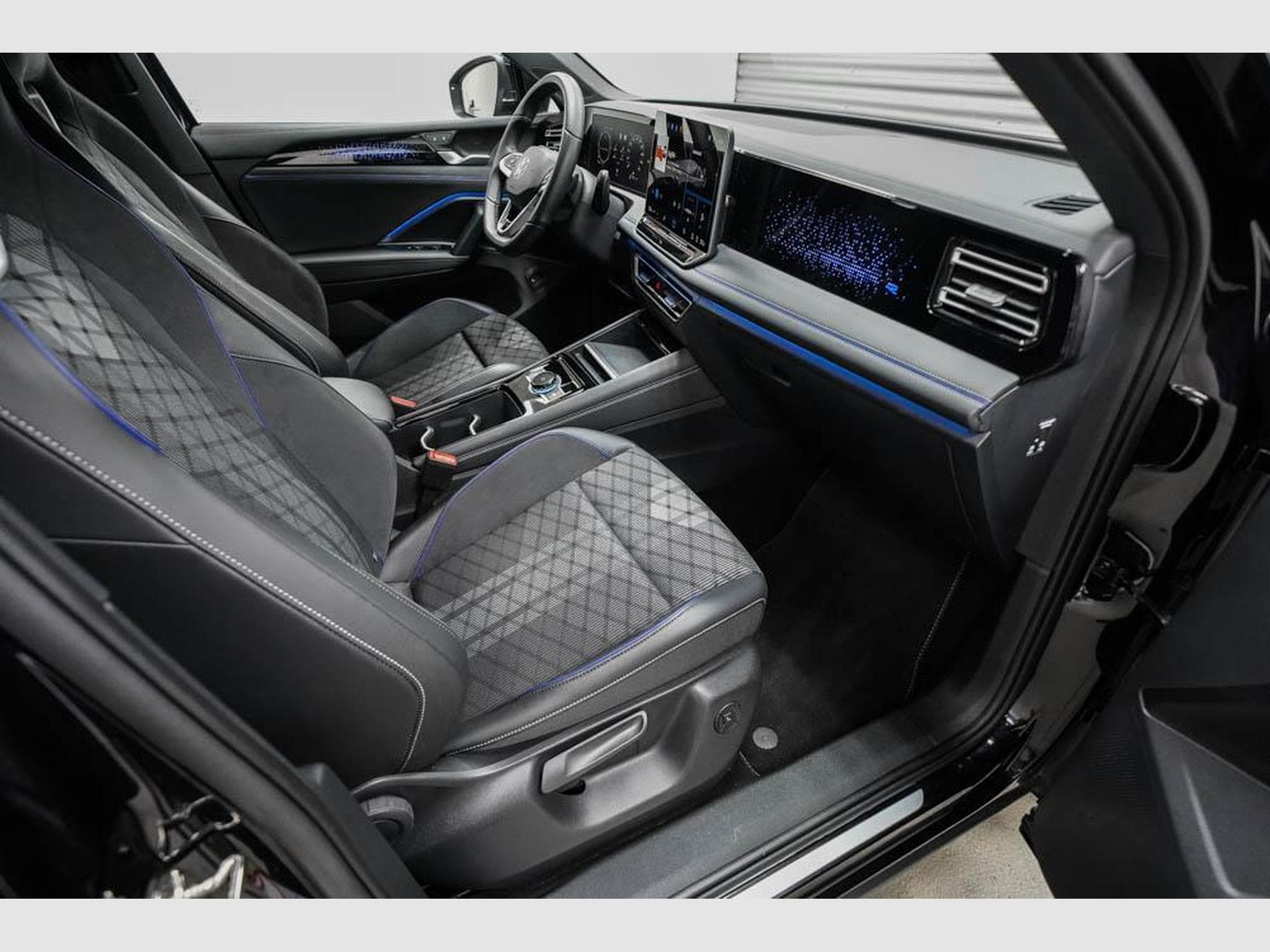 VW Tiguan 2,0 TDI DSG (2024) - Photo 23