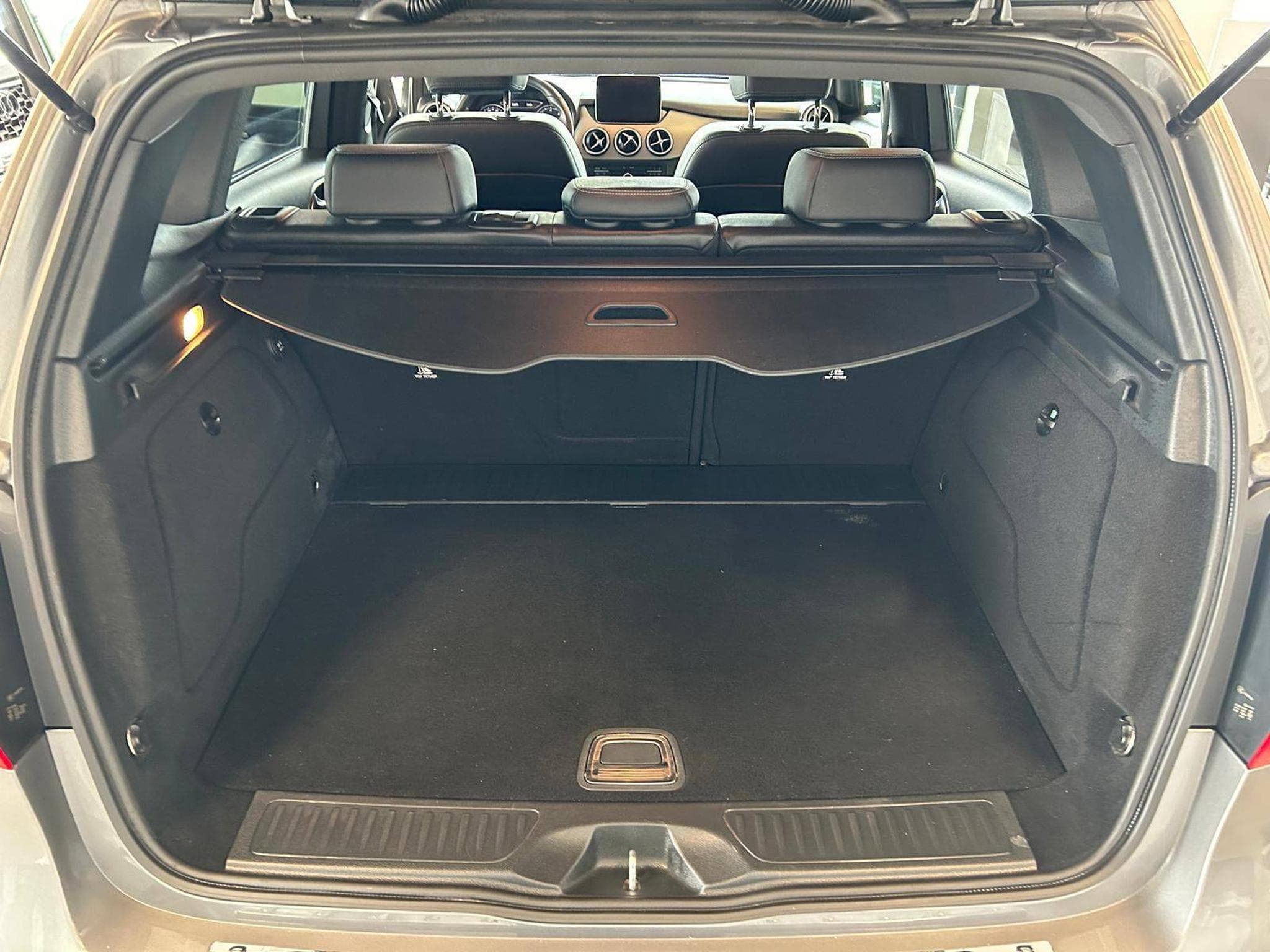Mercedes B 200 Style (2018) - Photo 13