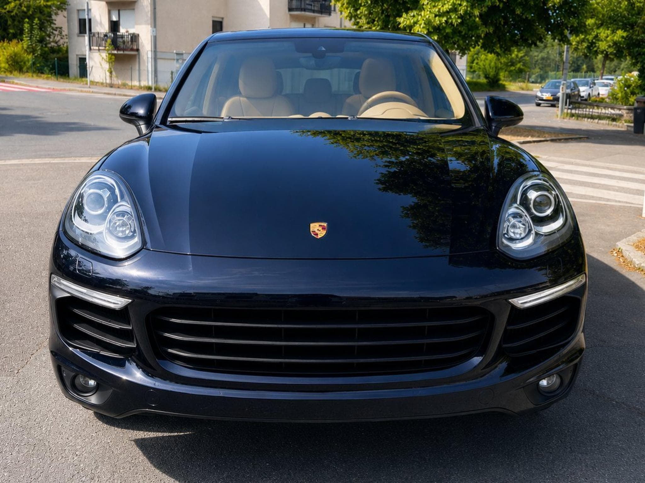 Porsche Cayenne | BOSE | Panoramic Roof | Beige Leather (2017) - Photo 2