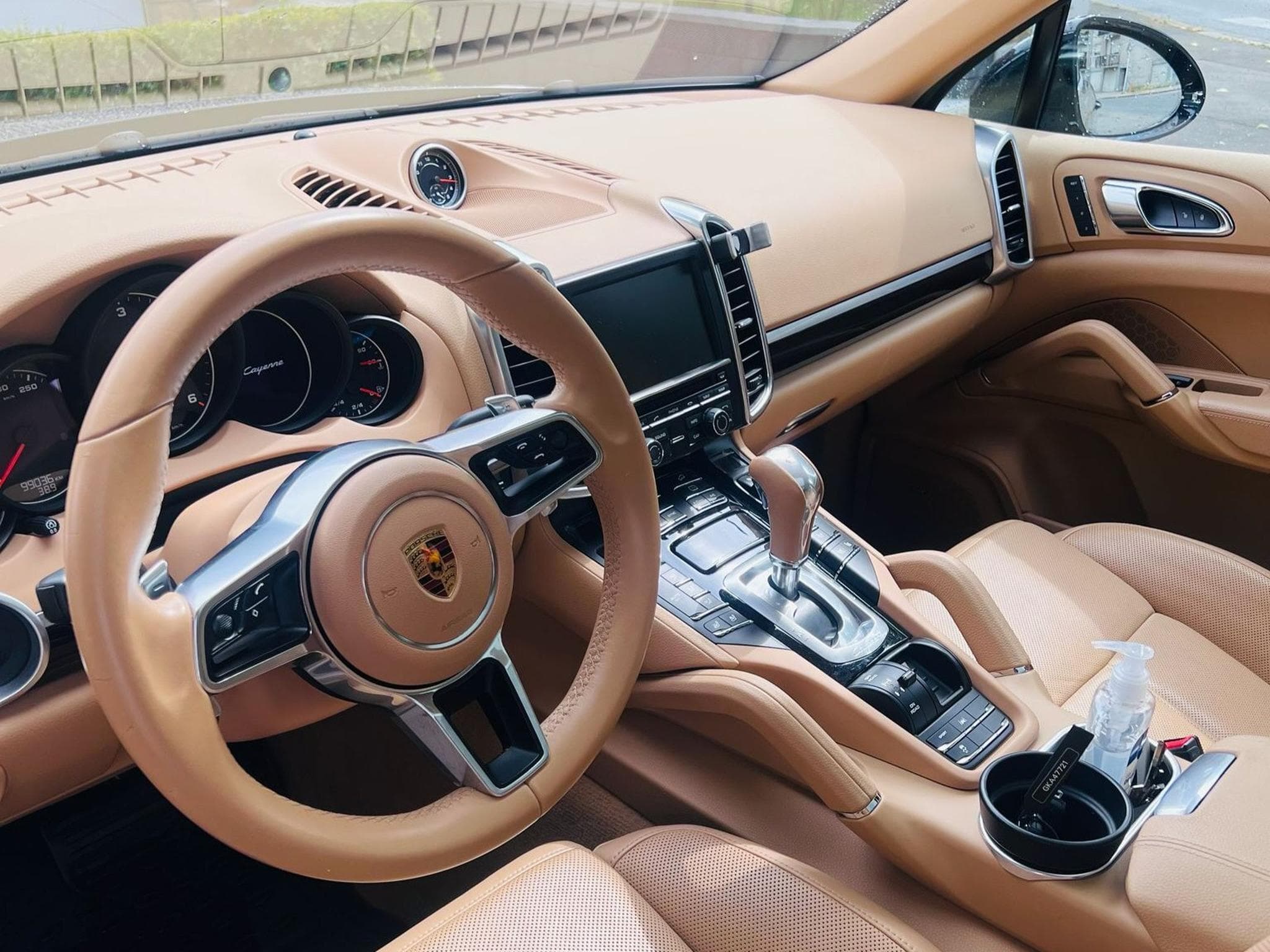 Porsche Cayenne | BOSE | Panoramic Roof | Beige Leather (2017) - Photo 3