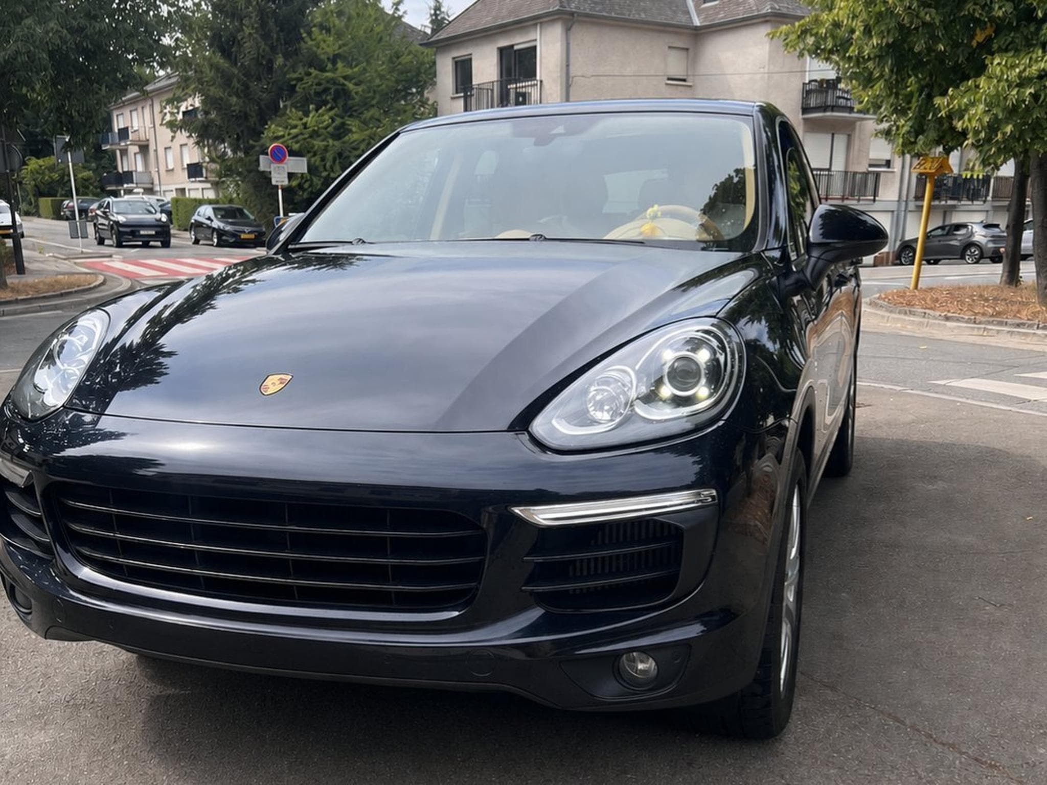 Porsche Cayenne | BOSE | Panoramic Roof | Beige Leather (2017) - Photo 6