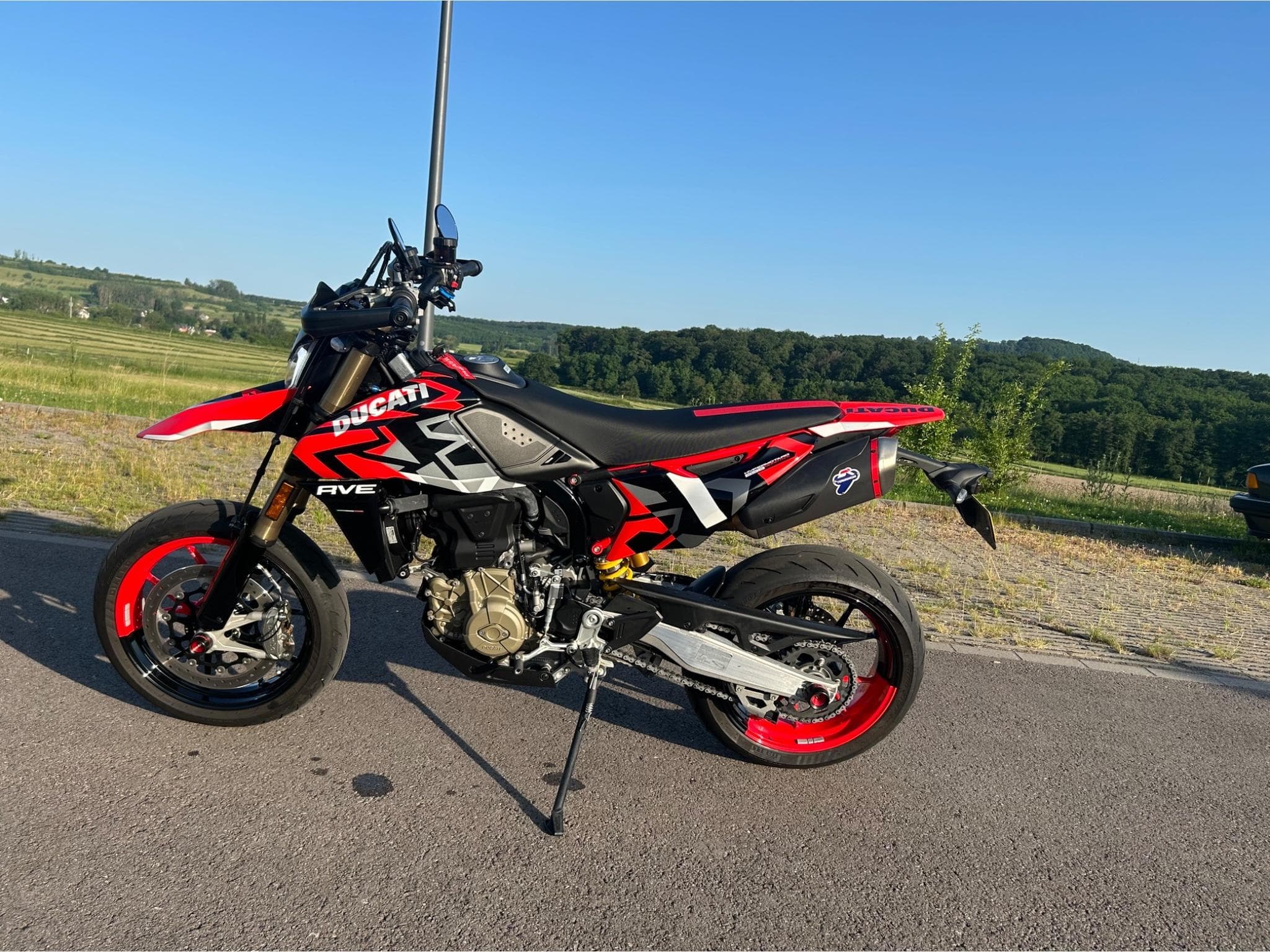 Ducati Hypermotard 698 mono rve (2024) - Photo 1