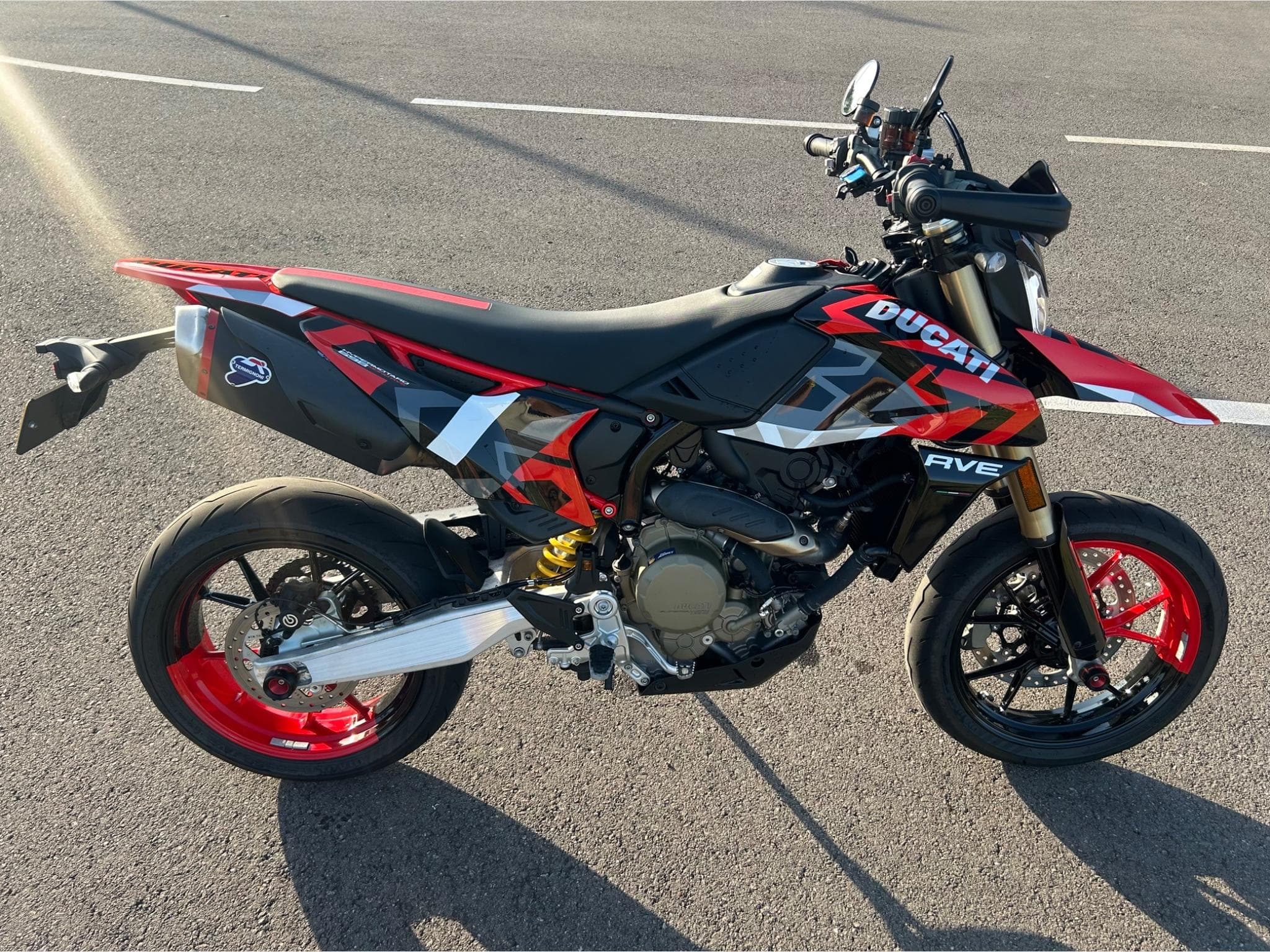 Ducati Hypermotard 698 mono rve (2024) - Photo 2