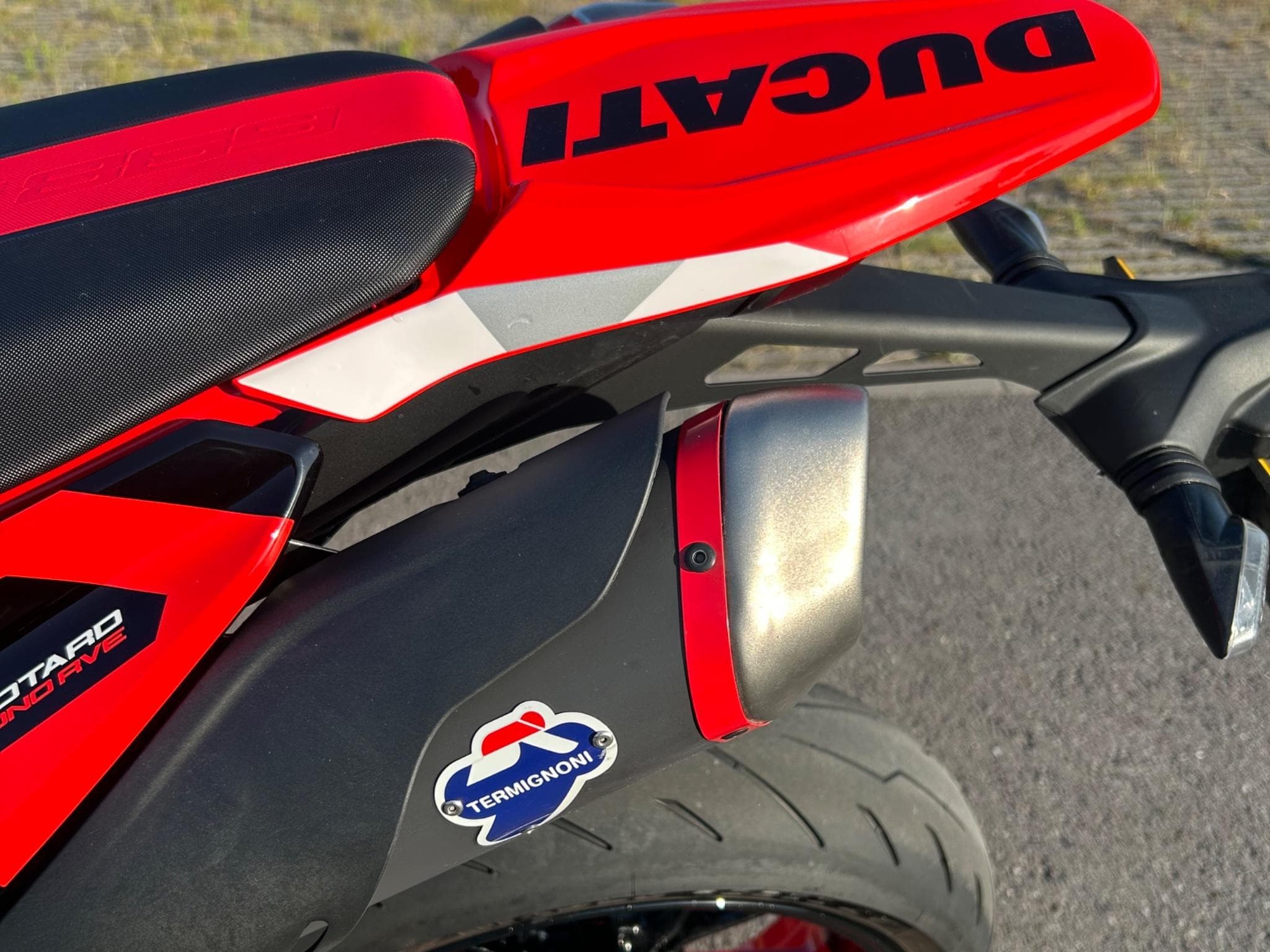 Ducati Hypermotard 698 mono rve (2024) - Photo 6
